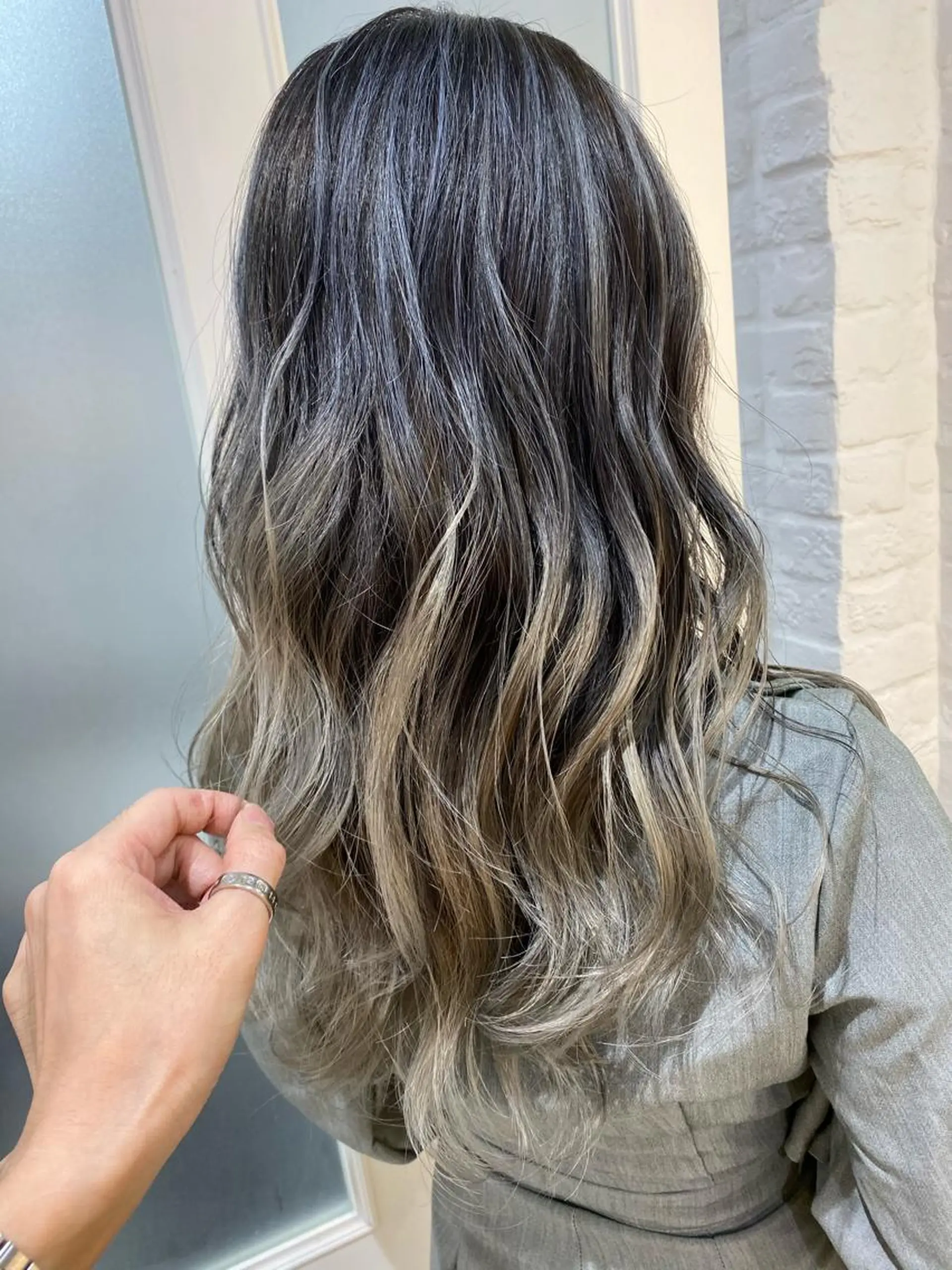 ロング カラー 🍀透明感抜群🍀/ ハイトーンカラーのヘアスタイル