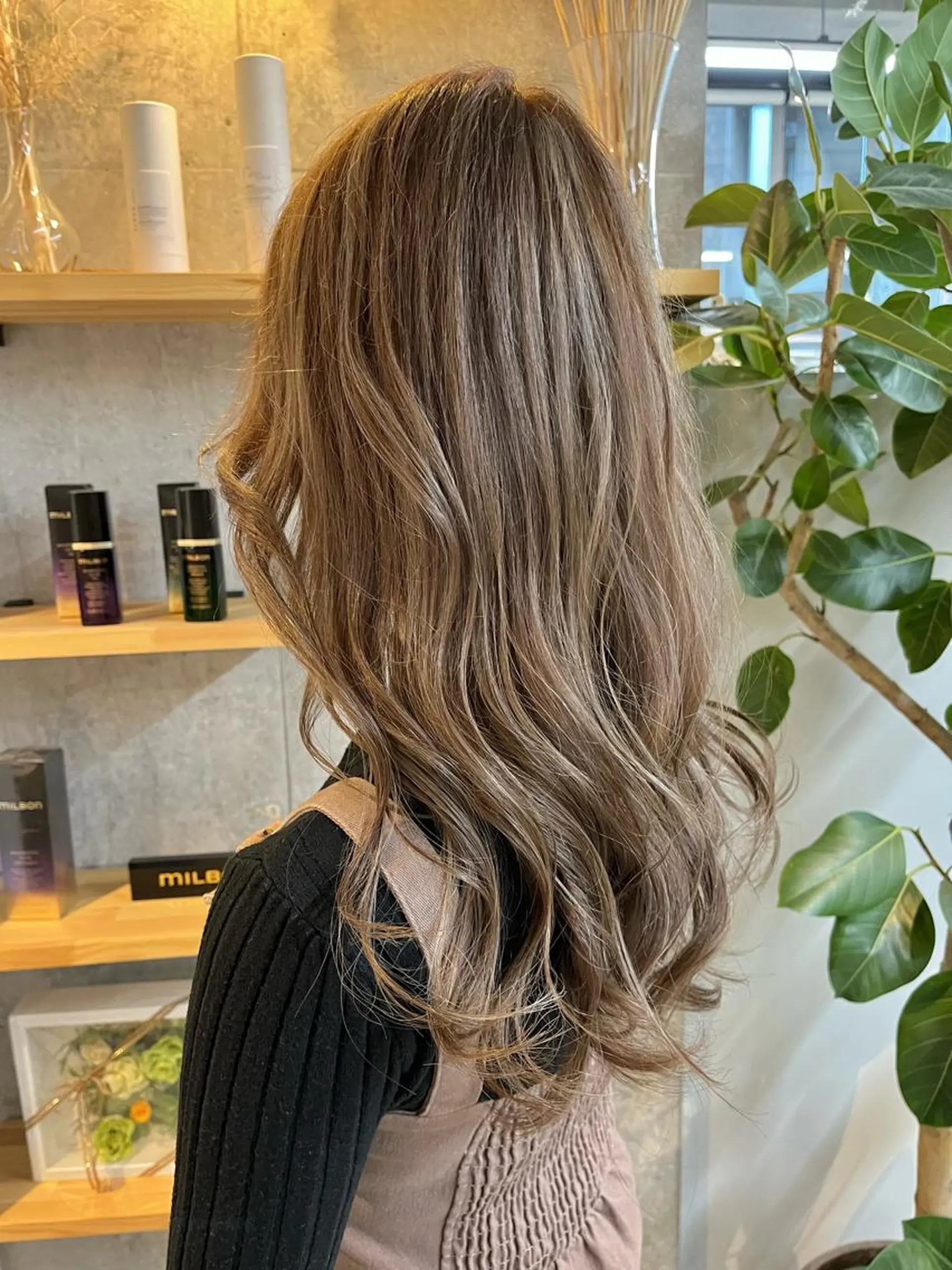 セミロング カラー ヘアカラー ハイトーンカラ ー/小川のヘアスタイル