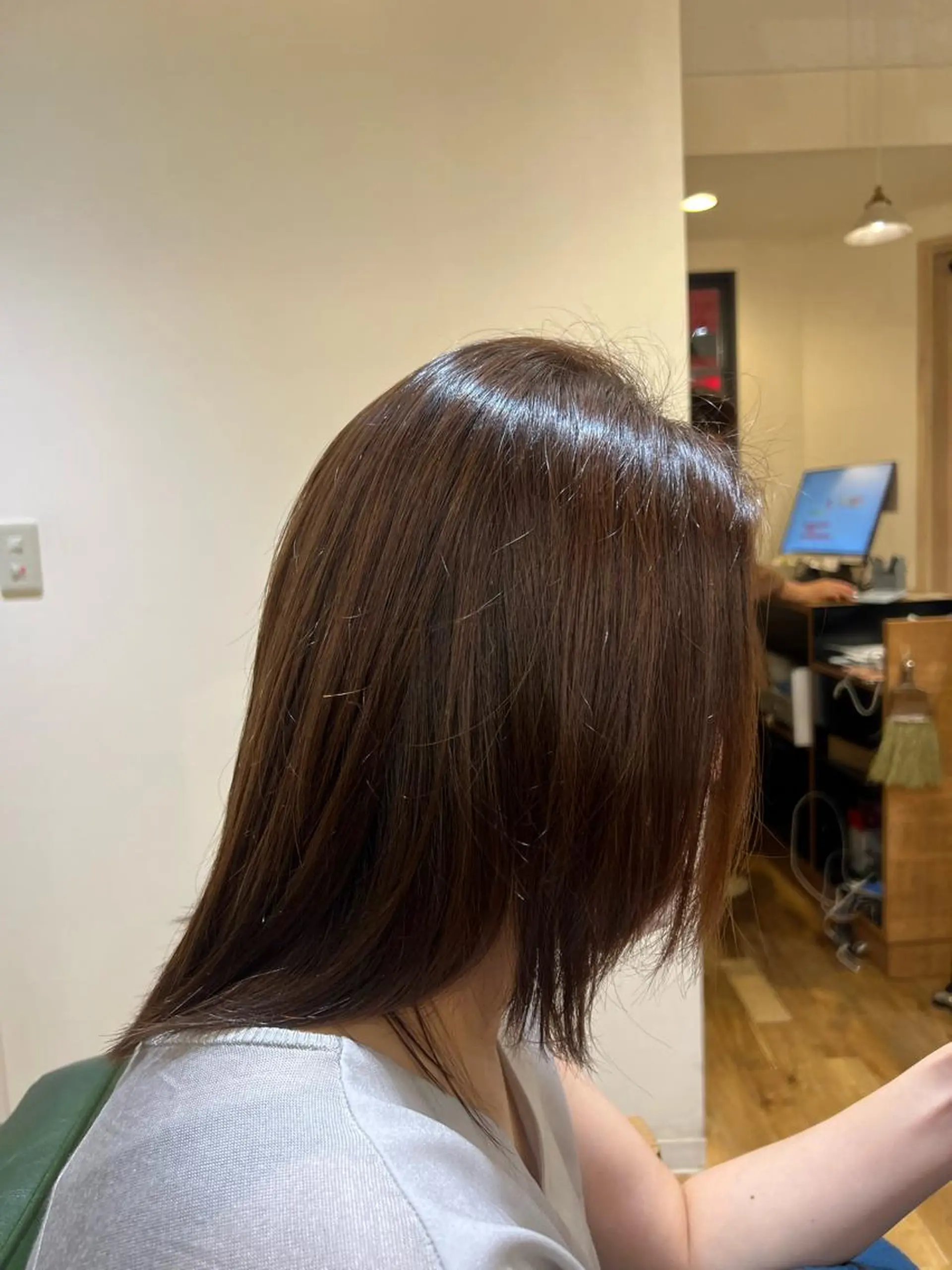 セミロング 艶カラー🫧 推しカラー🧸楽歌のヘアスタイル