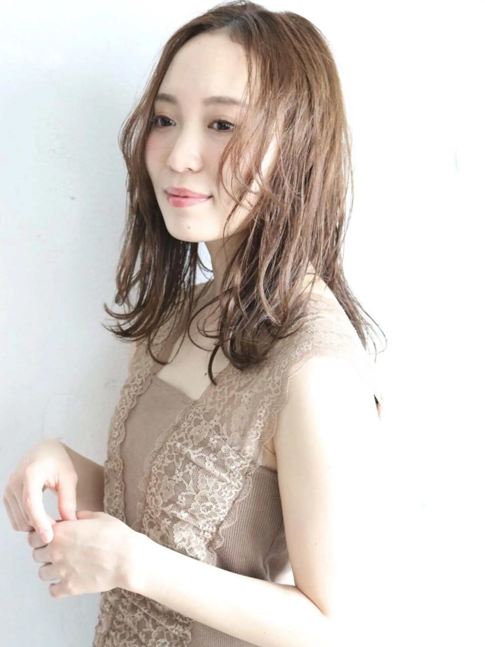 ミディアム カラー パーマ 野崎 ひかりのヘアスタイル