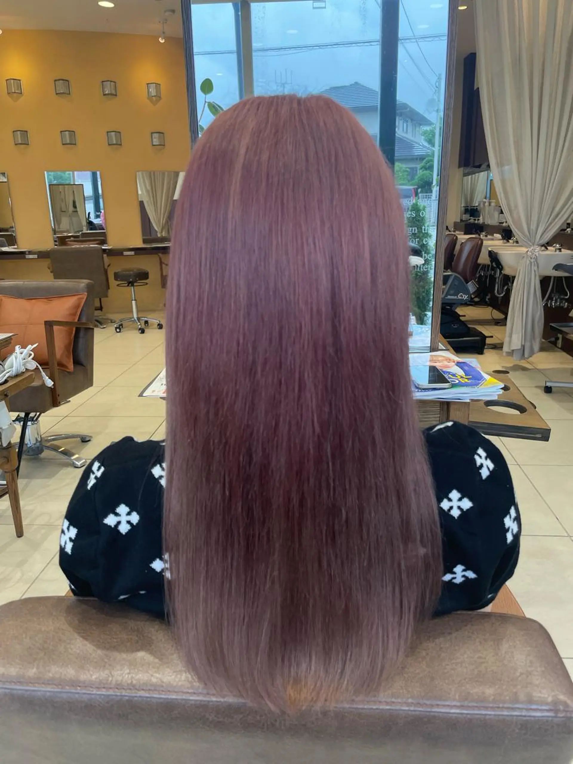 セミロング カラー ハイトーン×デザイン 🪽🫧HIKARIのヘアスタイル