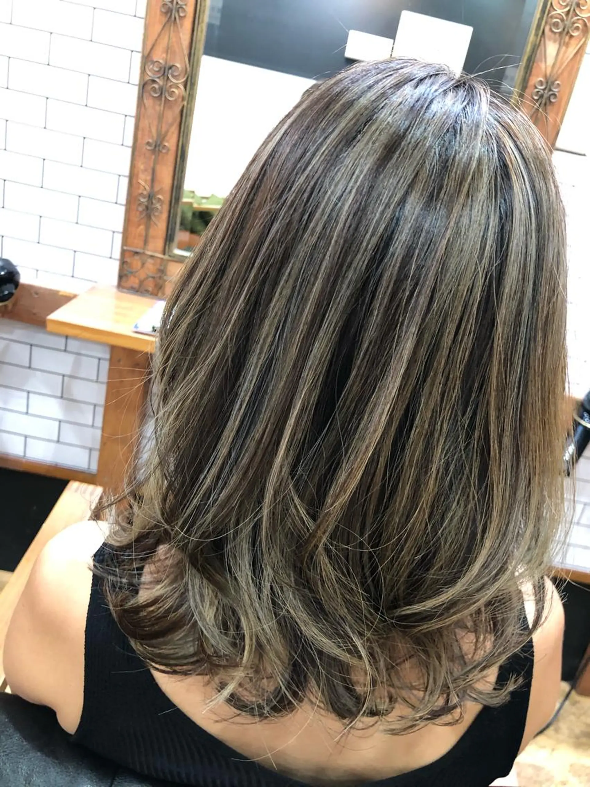 ミディアム カラー THREE所属・THREE 関根大のヘアスタイル