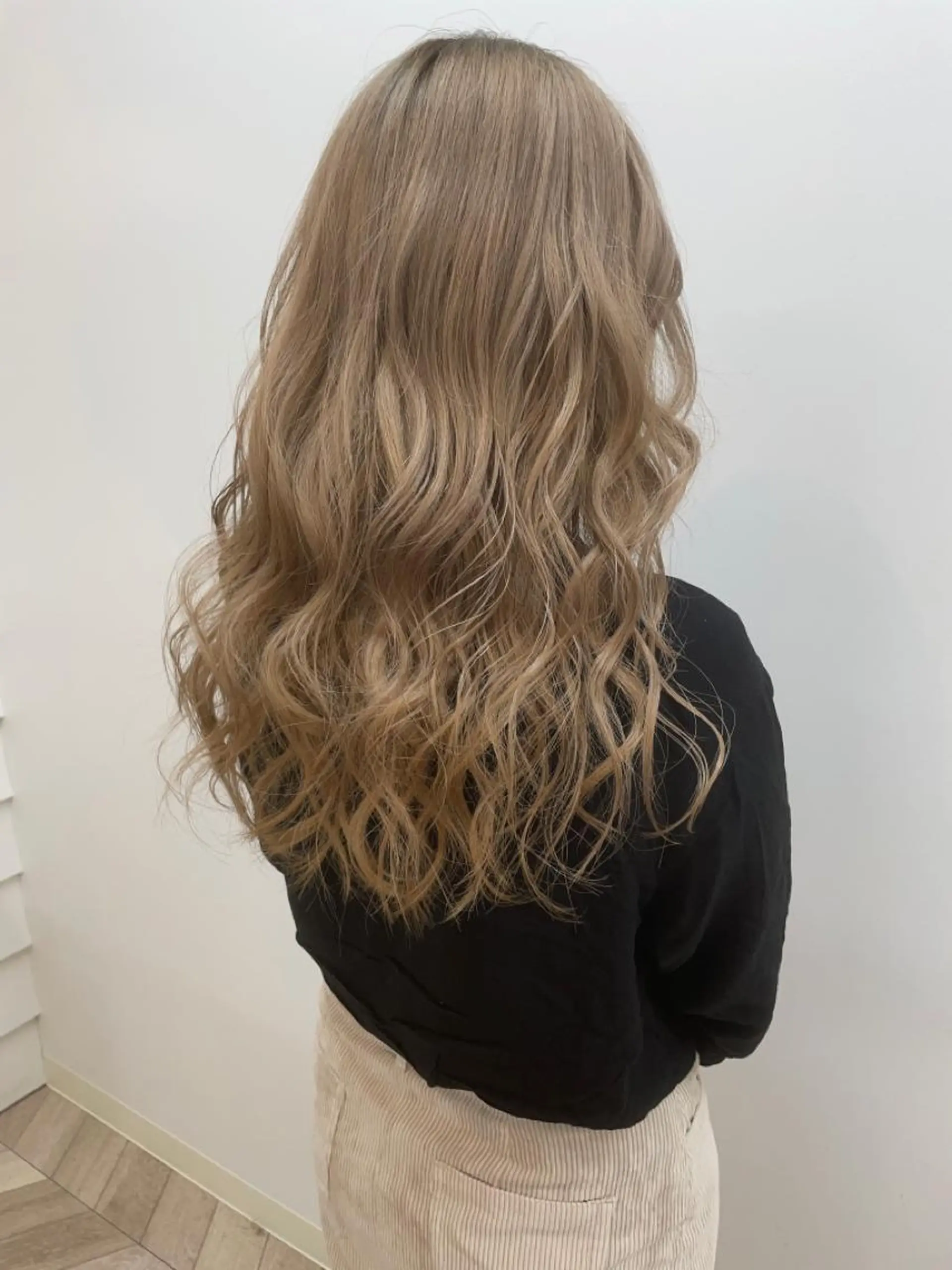 セミロング eL HAIR SALON なんば店所属・ブリーチカラー特化 /焼田貴明のヘアスタイル