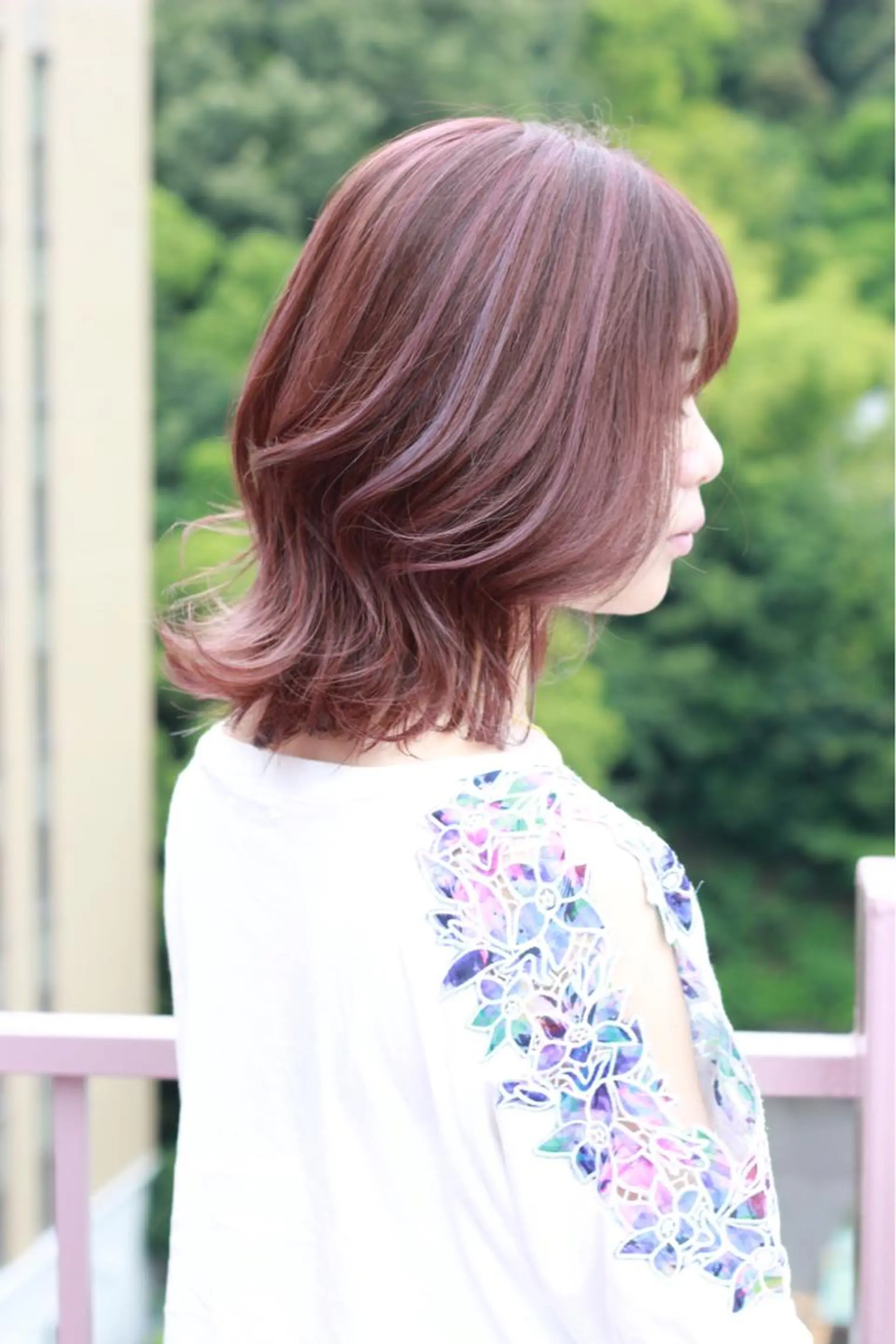 ミディアム カラー ハイライトカラー ピンクカラー ハイライト ヘアカラー Viage （ビアージュ）のヘアスタイル