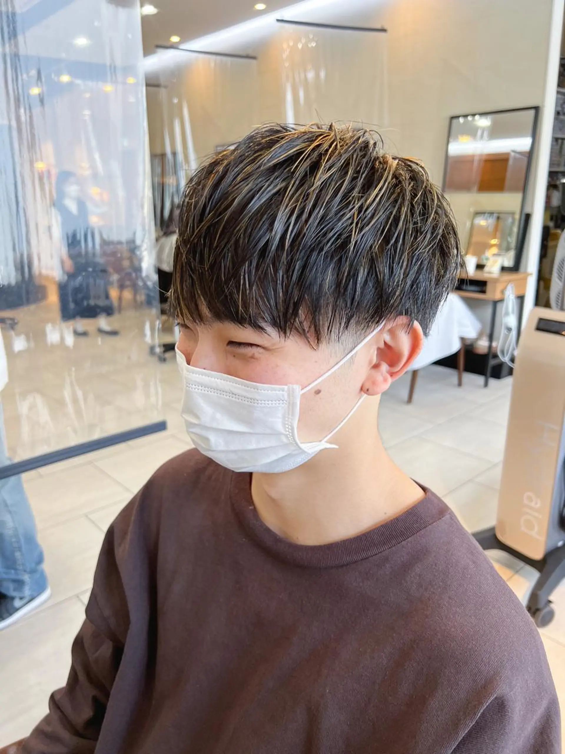 ショート カラー メンズ メンズハイライト マッシュ ハイライトカラー ハイライト メンズカット曲がる 縮毛矯正佐々木タクマのヘアスタイル