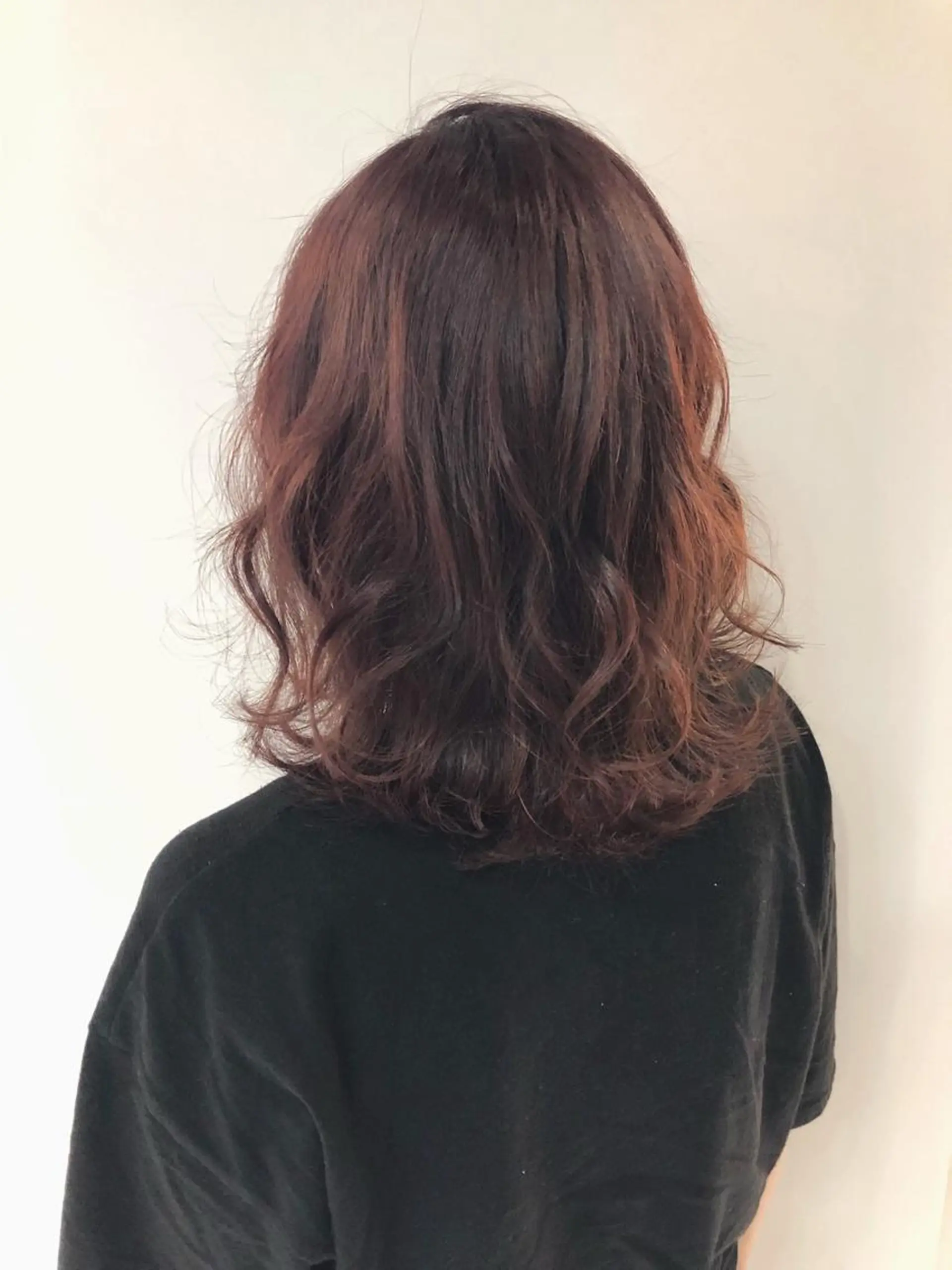 ミディアム カラー レッドカラー 女性リピ90%🍨 🩷佐藤みずきのヘアスタイル