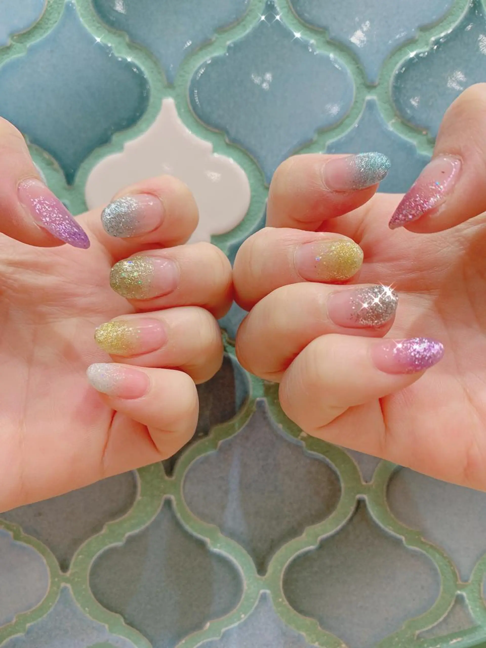 ネイル グラデーション ラメ(グリッター) ラメグラデーション ショートネイル ストーンネイル ハンドネイル 痩身/脱毛/ネイル HARUKAのエステ・リラクイメージ