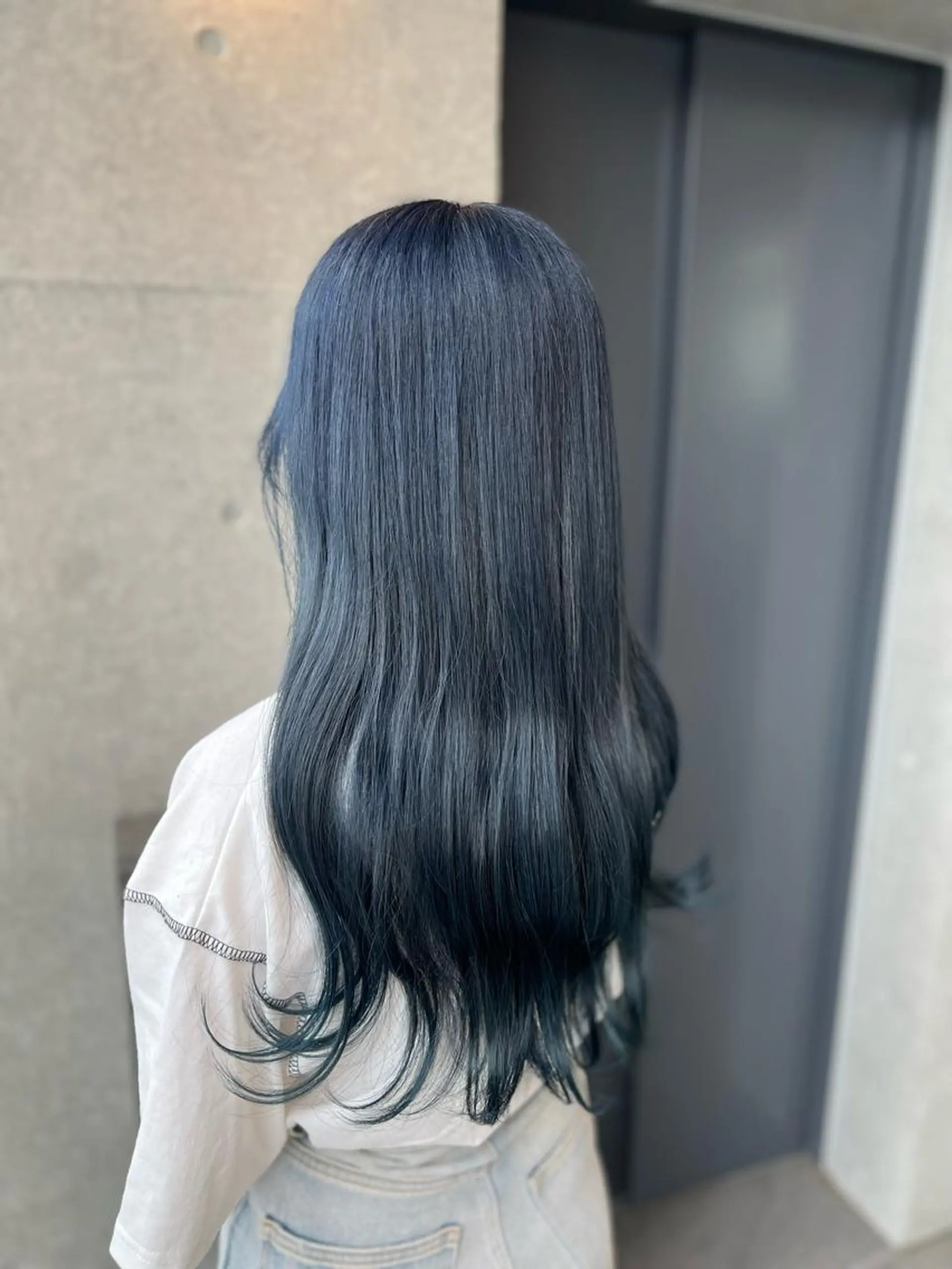 ロング カラー シールエクステ アディクシーカラー アッシュ バレイヤージュ ミストバング ヘアカラー ＤＥＳＴ所属・吉野 瑳桜のヘアスタイル