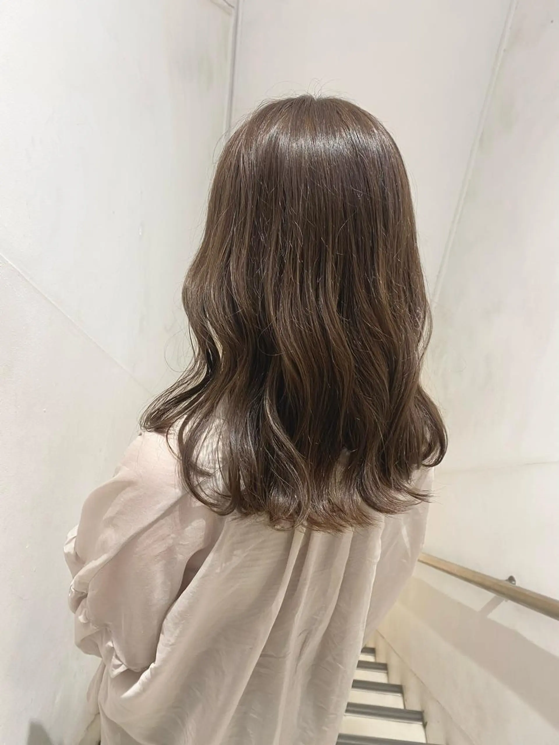 ミディアム カラー アディクシーカラー ベージュカラー ✨くびれスタイル✨️ 戸嶋穂乃香のヘアスタイル