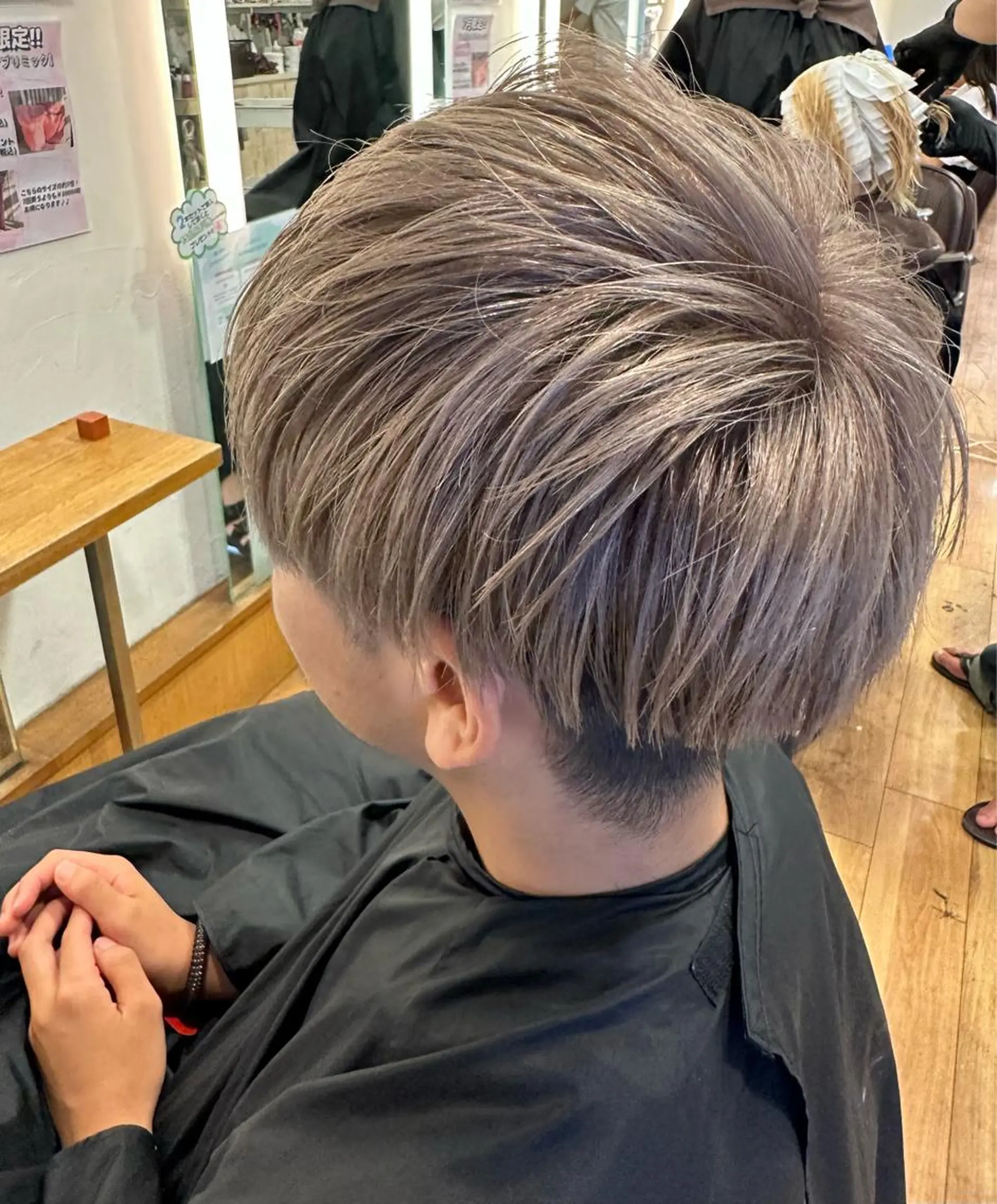 ショート メンズ メンズブリーチ カット ヘアカラー エクステ/ハイトーン /レイヤーカットのヘアスタイル