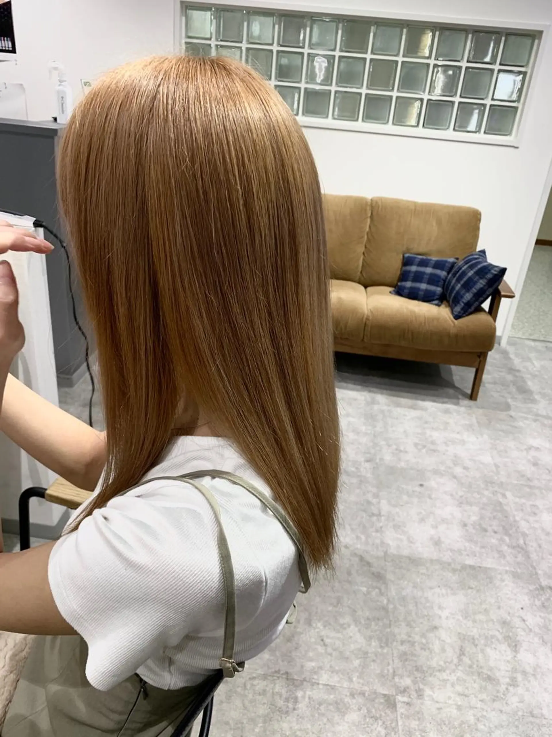 セミロング ヨシミ カズヤのヘアスタイル