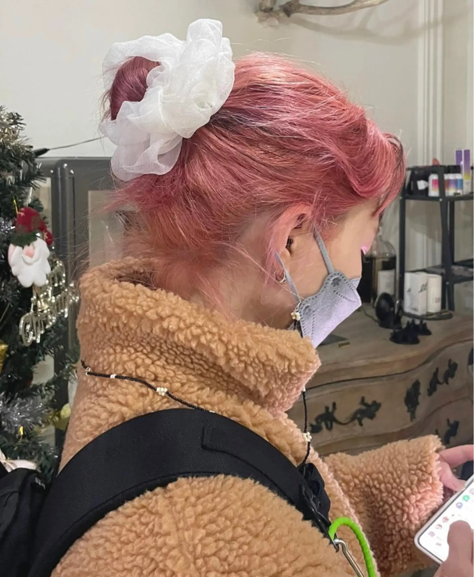 ミディアム ボブ/ハイトーン YUIのヘアスタイル