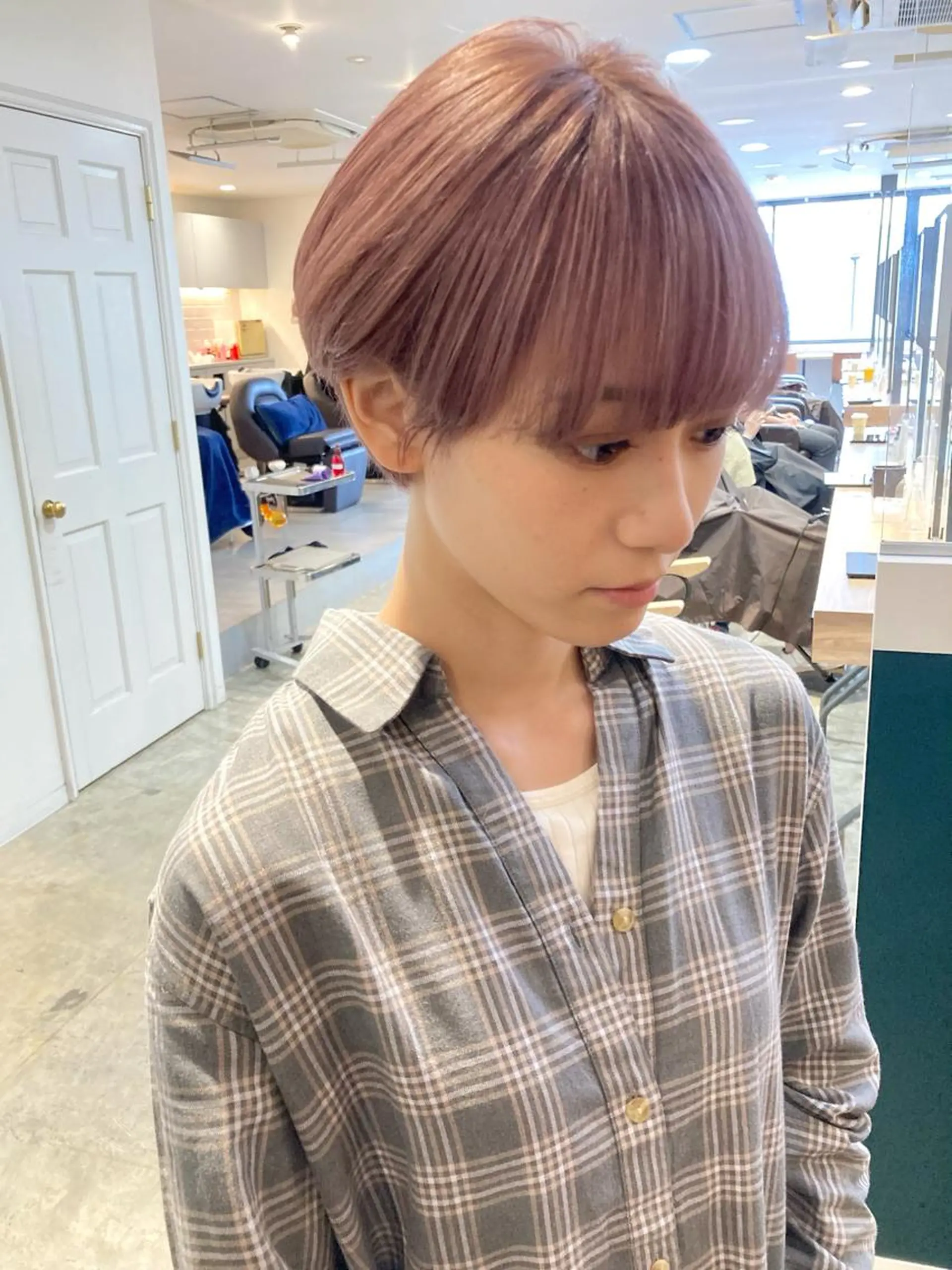 ショート カラー 丸みショート ベージュカラー ピンクカラー ピンクベージュ ショートヘア カット ヘアカラー カラーリスト菅野 竜矢🌈のヘアスタイル