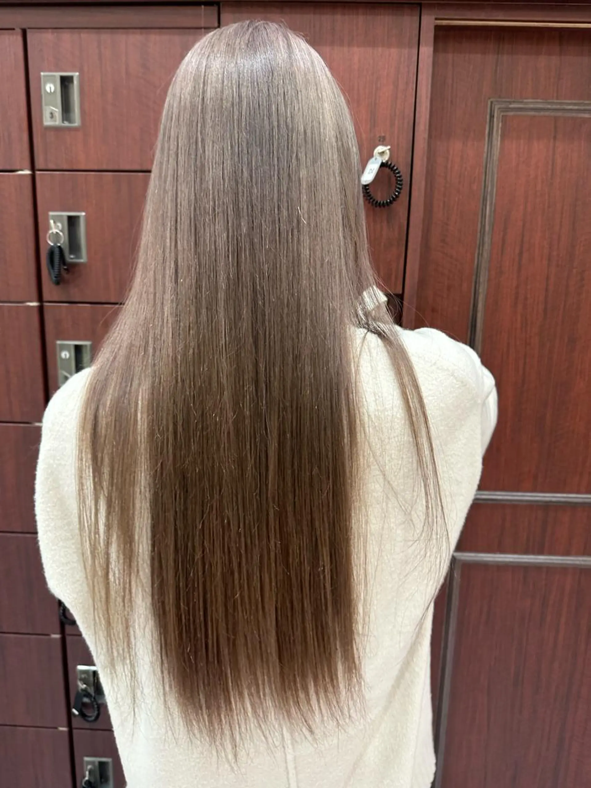 ロング カラー ブリーチ 透明感カラー 縮毛矯正 七井 香奈 (なないかな)のヘアスタイル