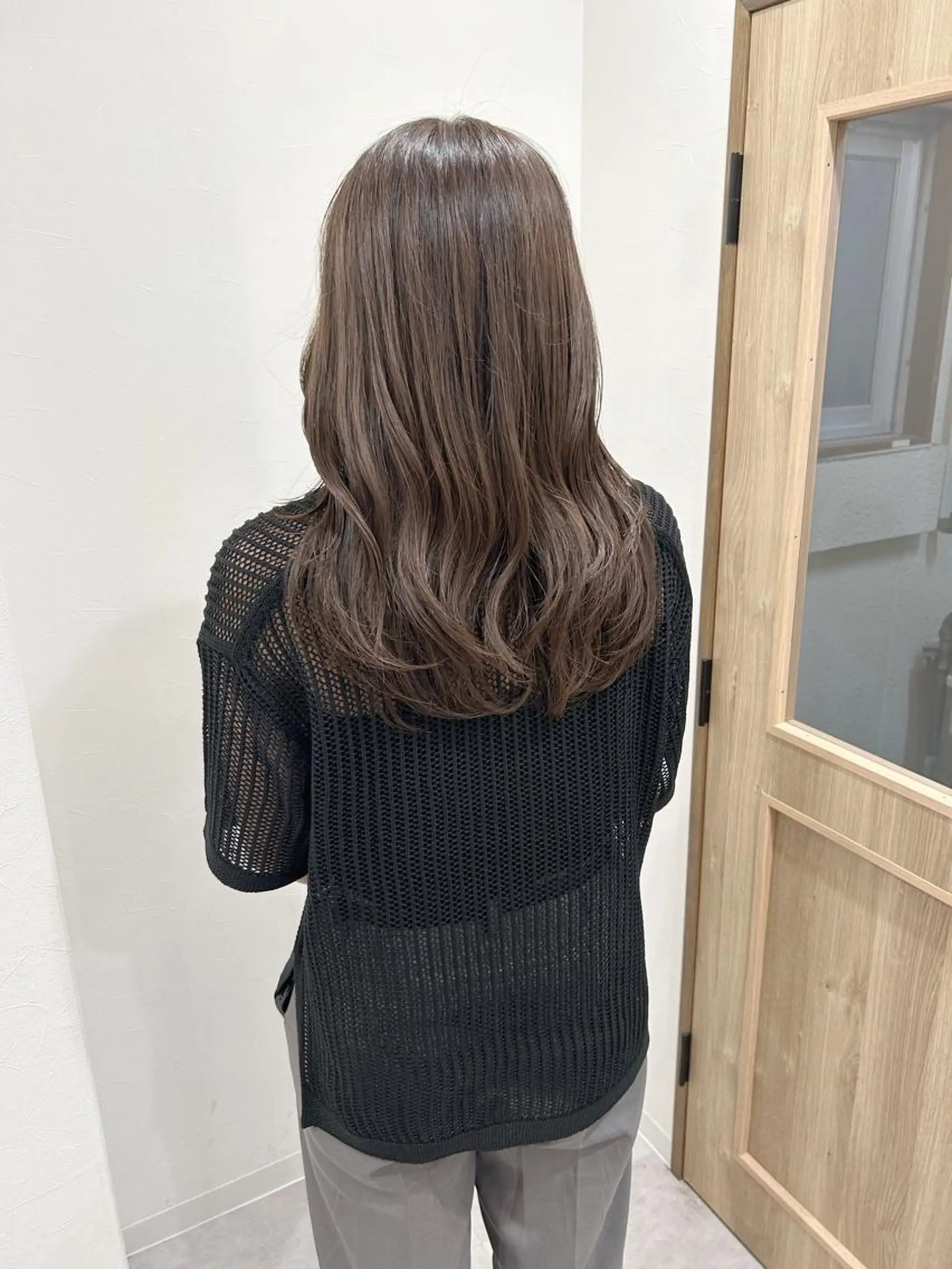 ロング カラー アッシュ アッシュグレー アッシュグレージュ バレイヤージュ ベージュカラー カット ヘアカラー トリートメント ボブ/ハイトーン 立川loose 下田のヘアスタイル