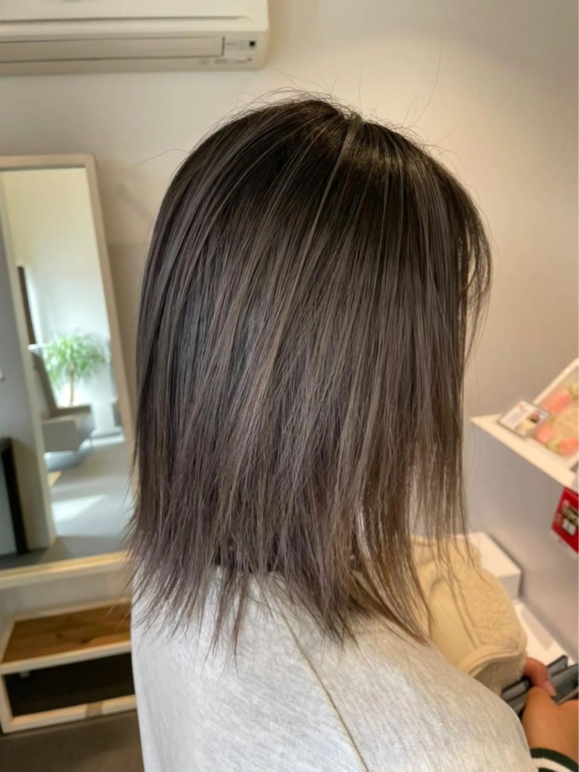 ミディアム カラー ブリーチ Seen.所属・吉野 智行のヘアスタイル