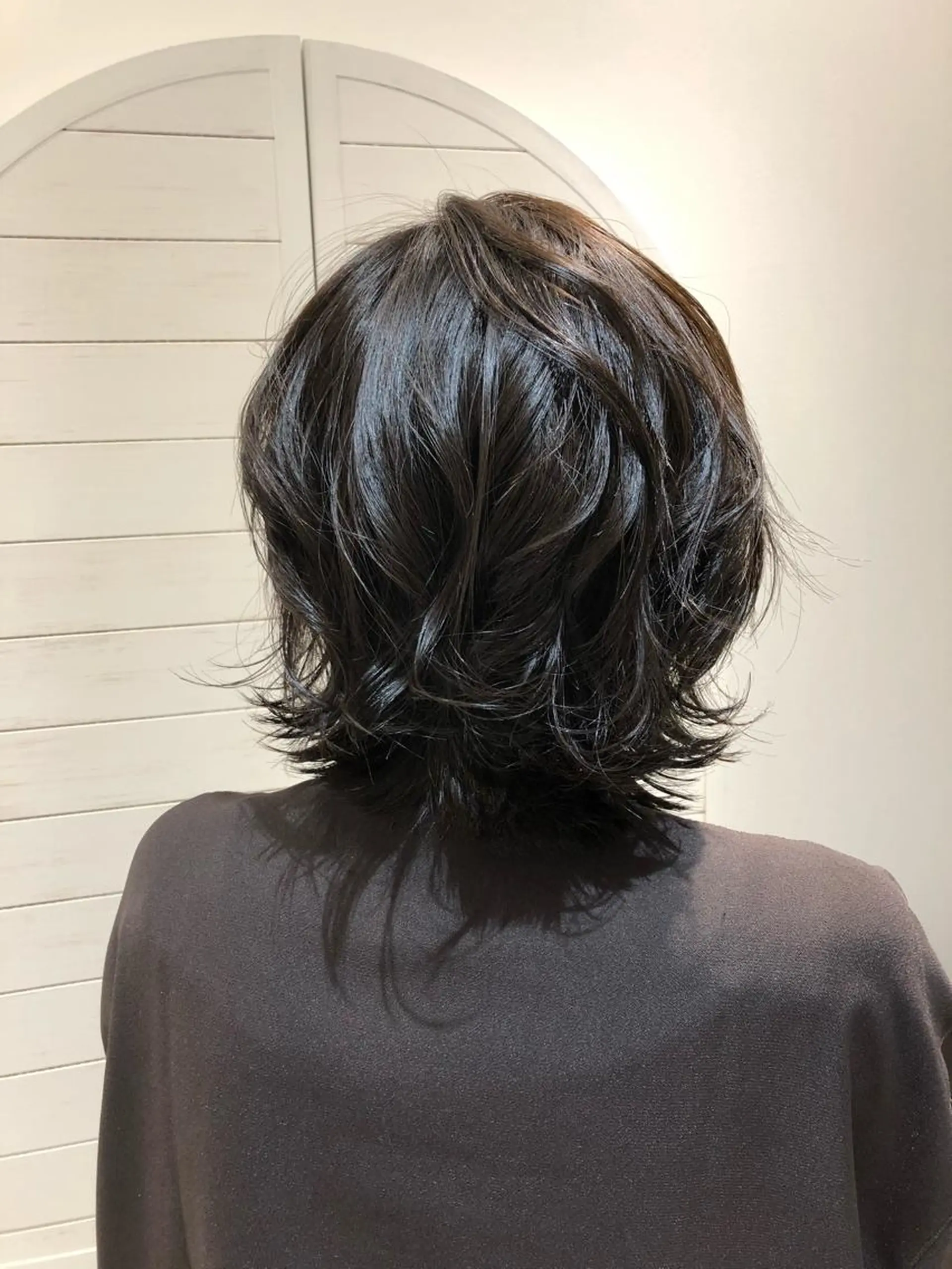 ミディアム EARTH 榎本のヘアスタイル