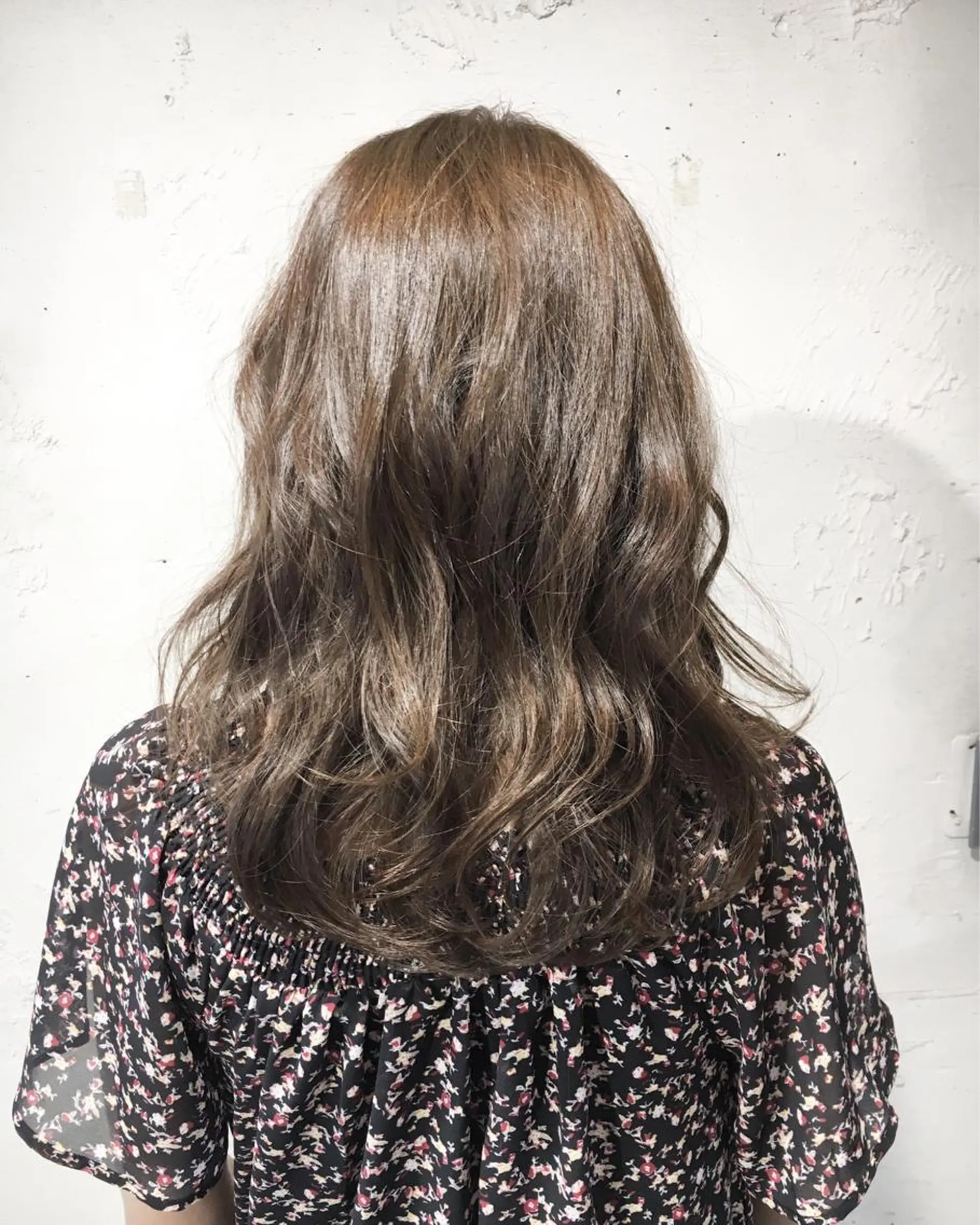 セミロング カラー カット 縮毛矯正 ✨艶髪✨透明感✨ 山内大樹のヘアスタイル