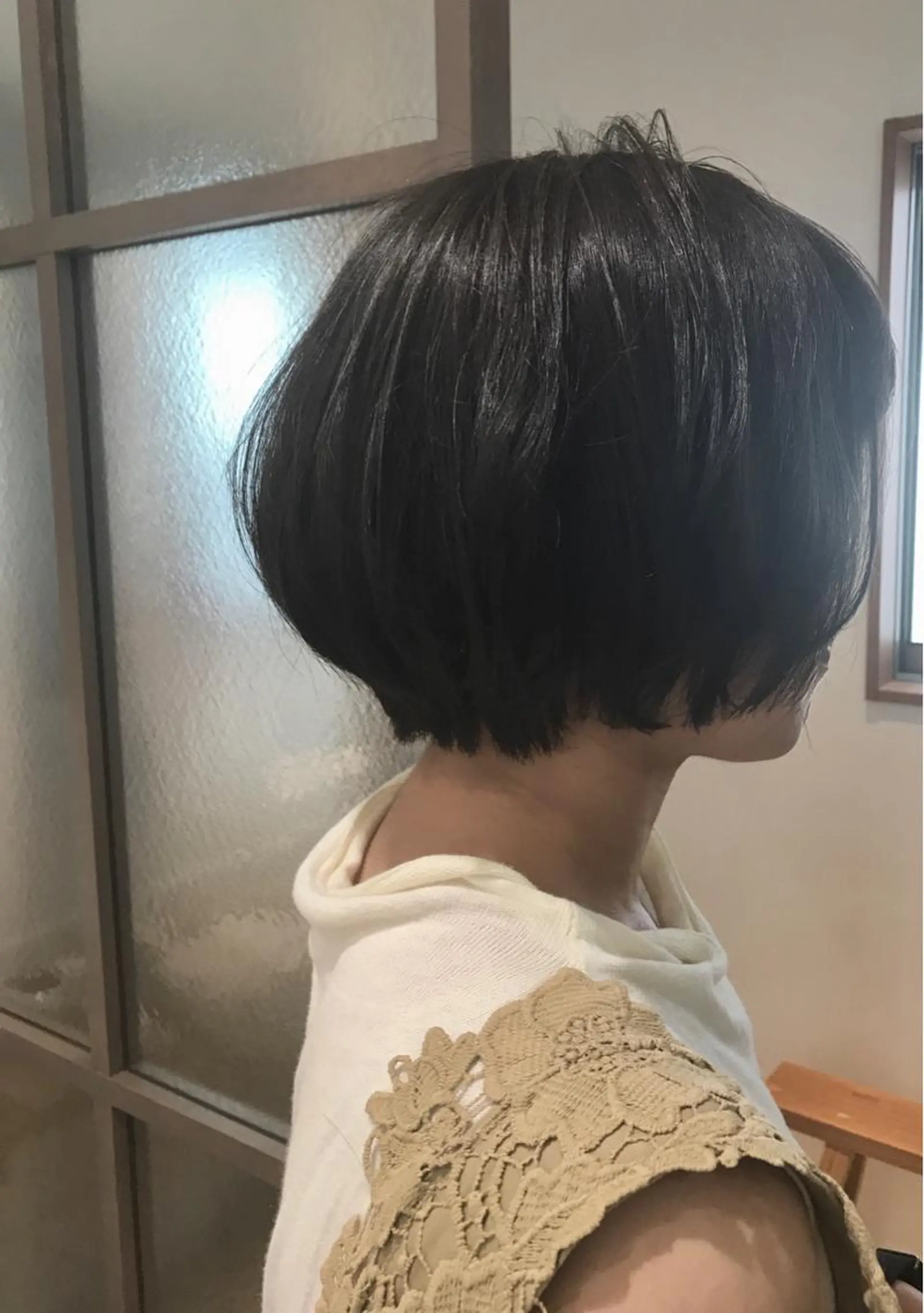 ショート カラー ショートボブ ダークグレー ダークグレージュ グレージュ ボブ カット ヘアカラー J.M HEAD所属・稲荷 友美のヘアスタイル