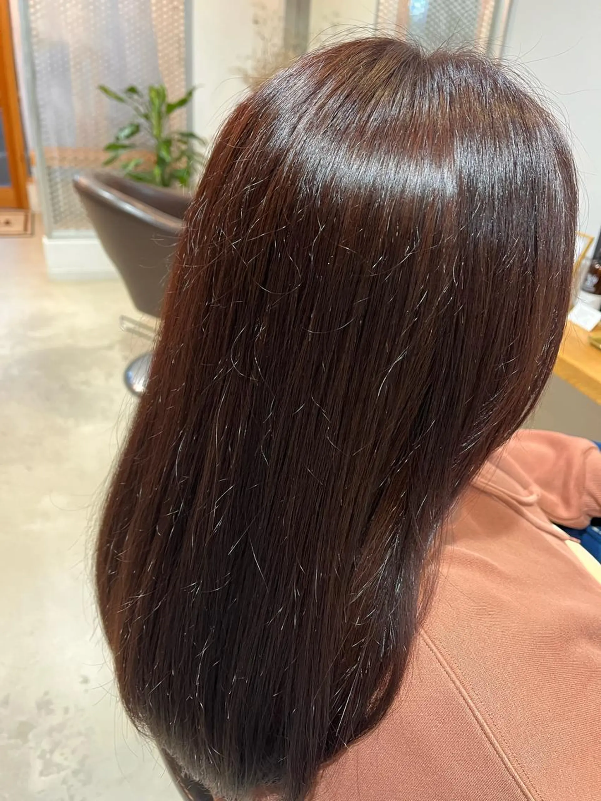 セミロング カラー ブラウンカラー ピンクカラー ピンクブラウン TRUNK所属・小野瀬 文哉のヘアスタイル