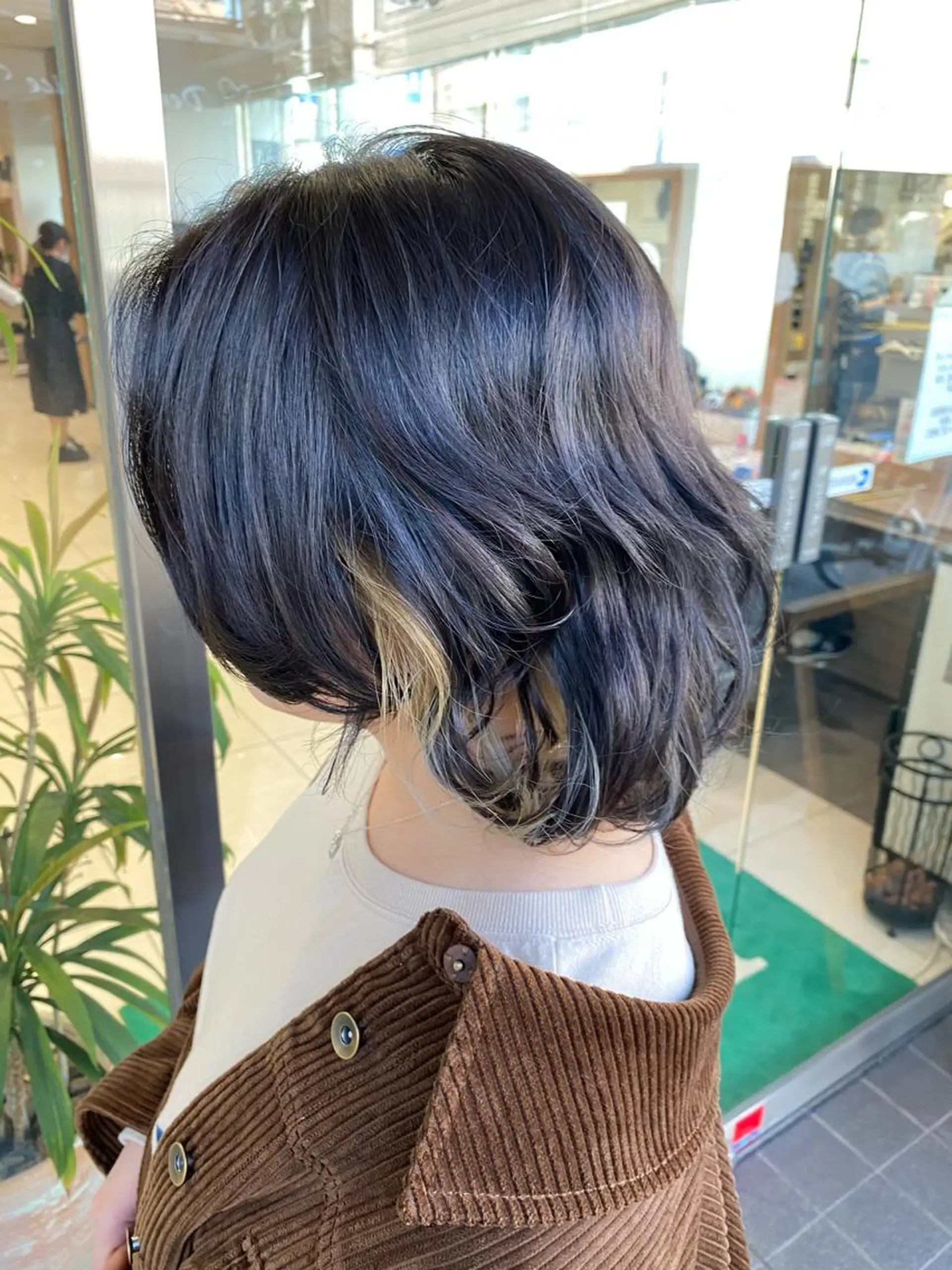 セミロング カラー 高坂 優花のヘアスタイル