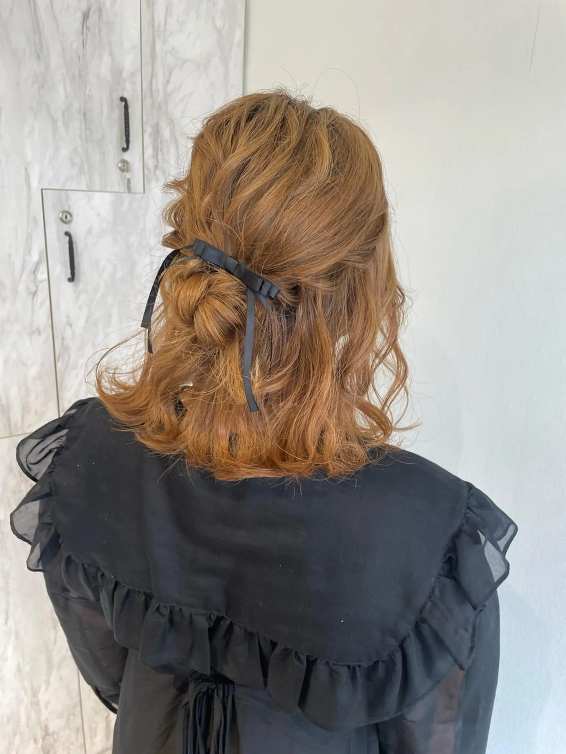 ミディアム レイヤーカット/ 艶カラー/亜澄のヘアスタイル