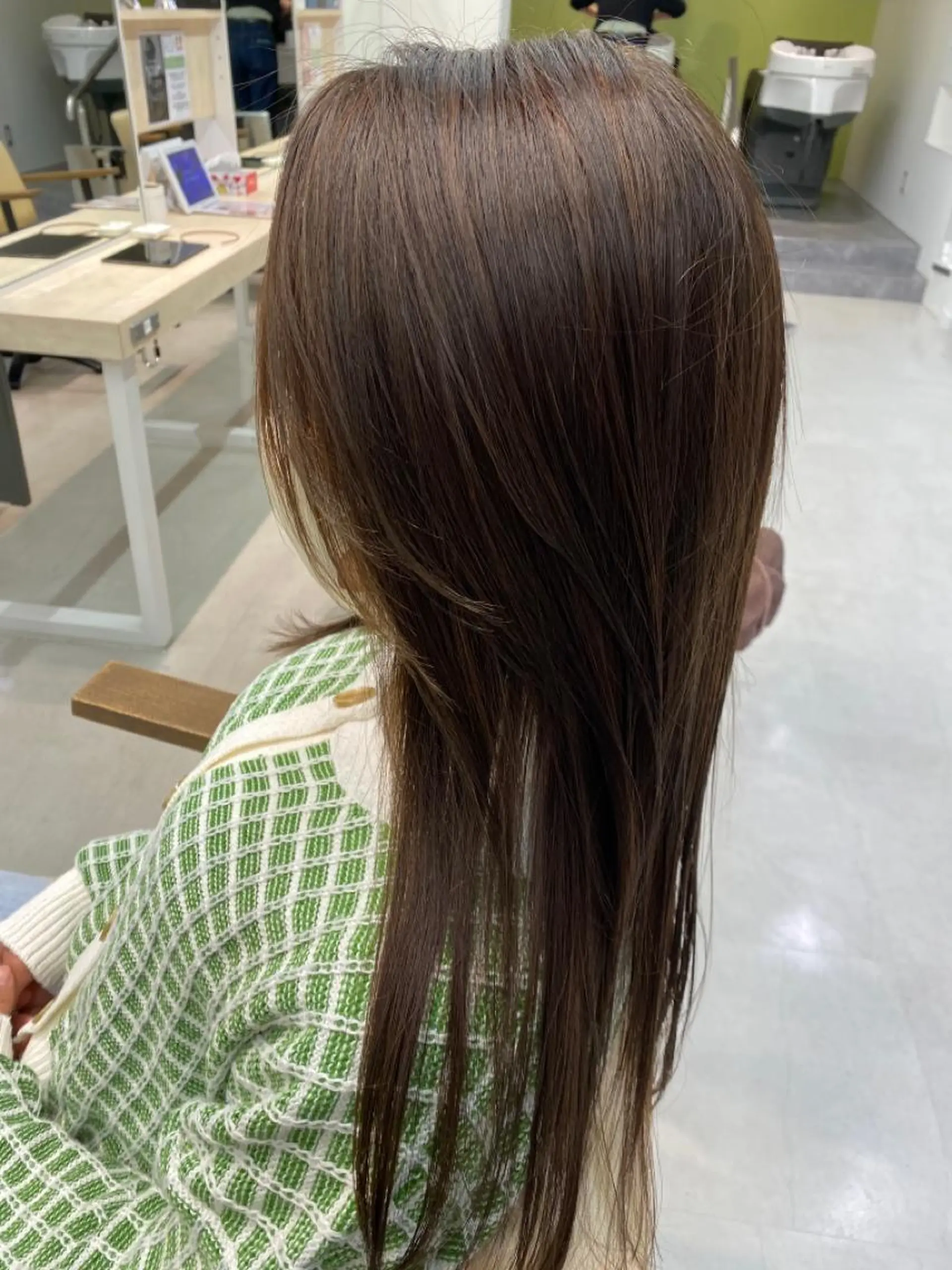 ロング カラー ブラウンカラー オリーブブラウン カット ヘアカラー かずや🍀/髪質改善 /艶髪カラー/眉毛のヘアスタイル