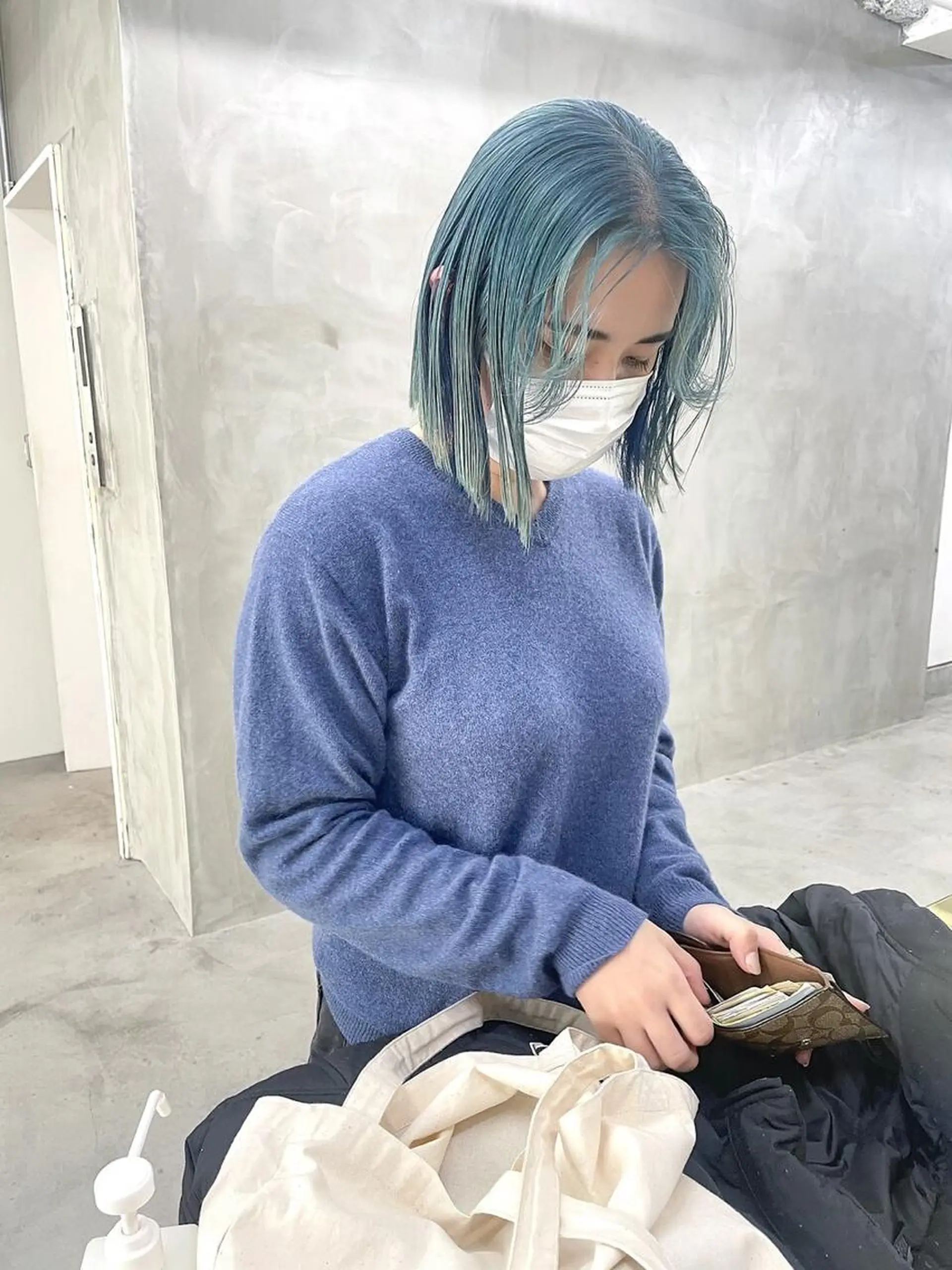 ミディアム カラー パーマ ヘアアレンジ メンズ ミディアムパーマ メンズバレイヤージュ メンズブリーチ センターパート フェードカット ヘアカラー トリートメント ハイトーン/レイヤー 🌸さくらのヘアスタイル