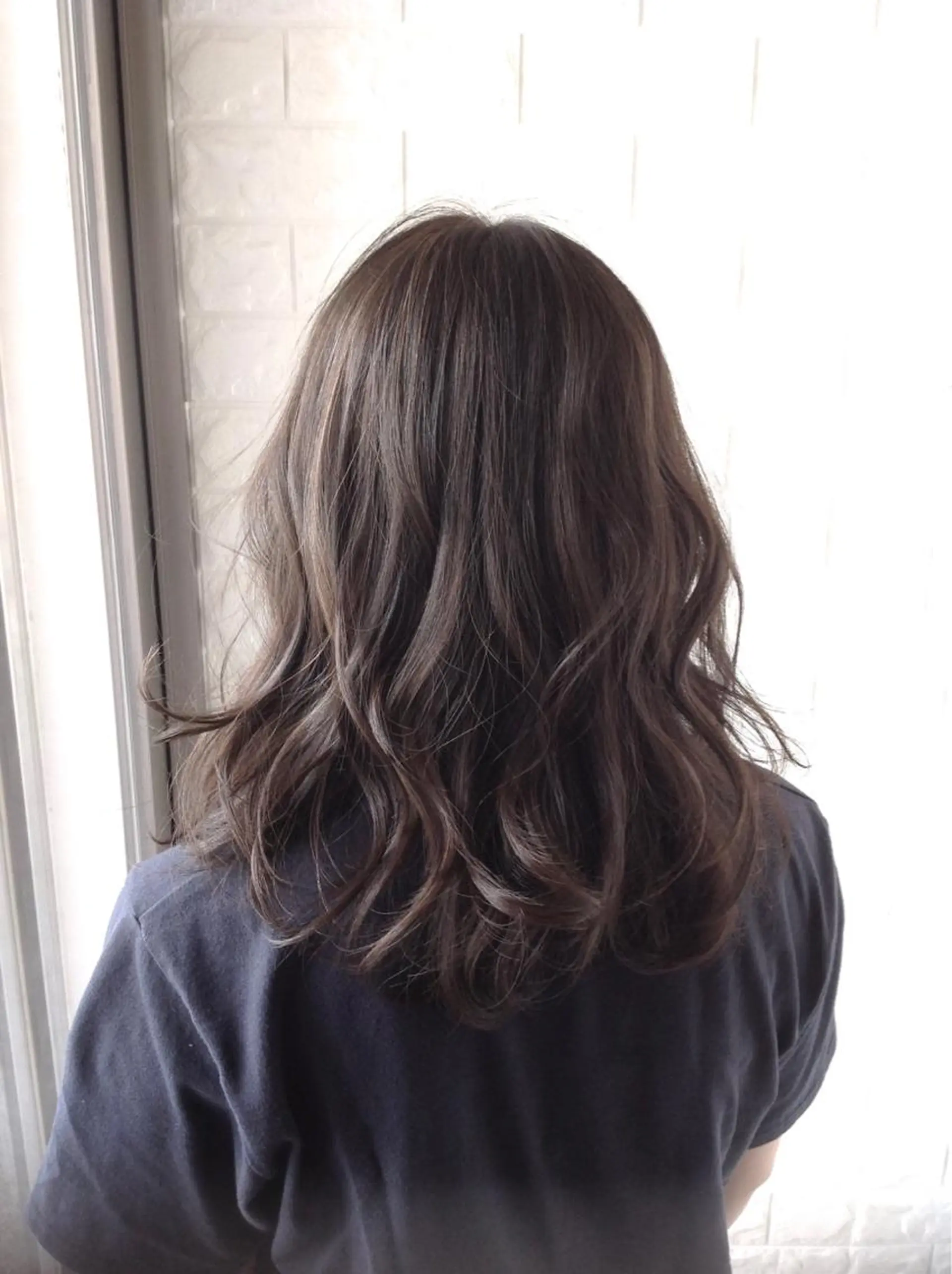 ミディアム カラー 透明感カラー グレージュ ハイライトカラー イルミナカラー ハイライト エイジングケア特化 美容師✂️山崎竜二のヘアスタイル