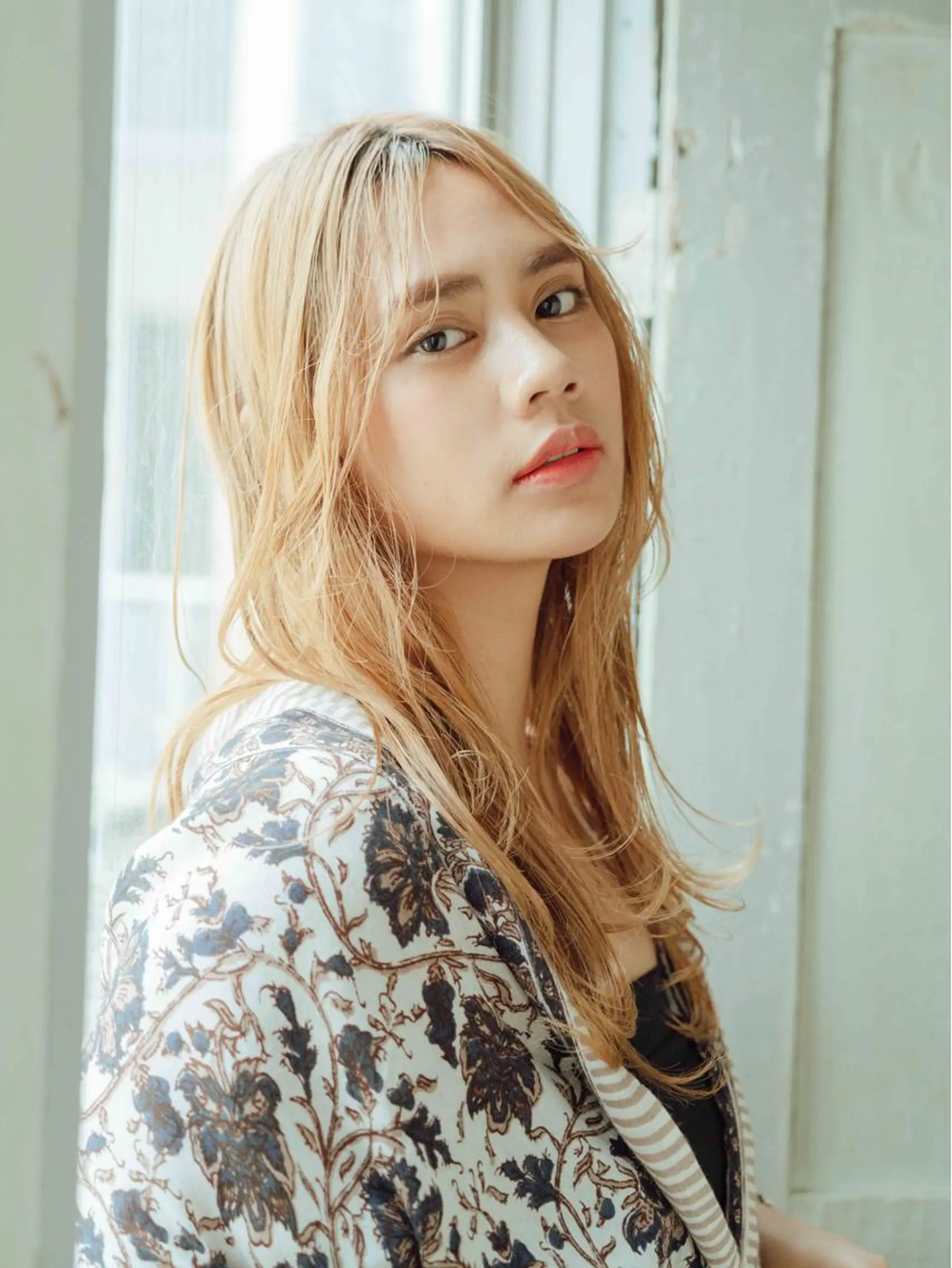 ロング カラー ヘアアレンジ ベージュカラー ハイトーンカラー ミルクティーベージュ カット ヘアカラー トリートメント 北九州美容室 🕊️わかな✂︎のヘアスタイル