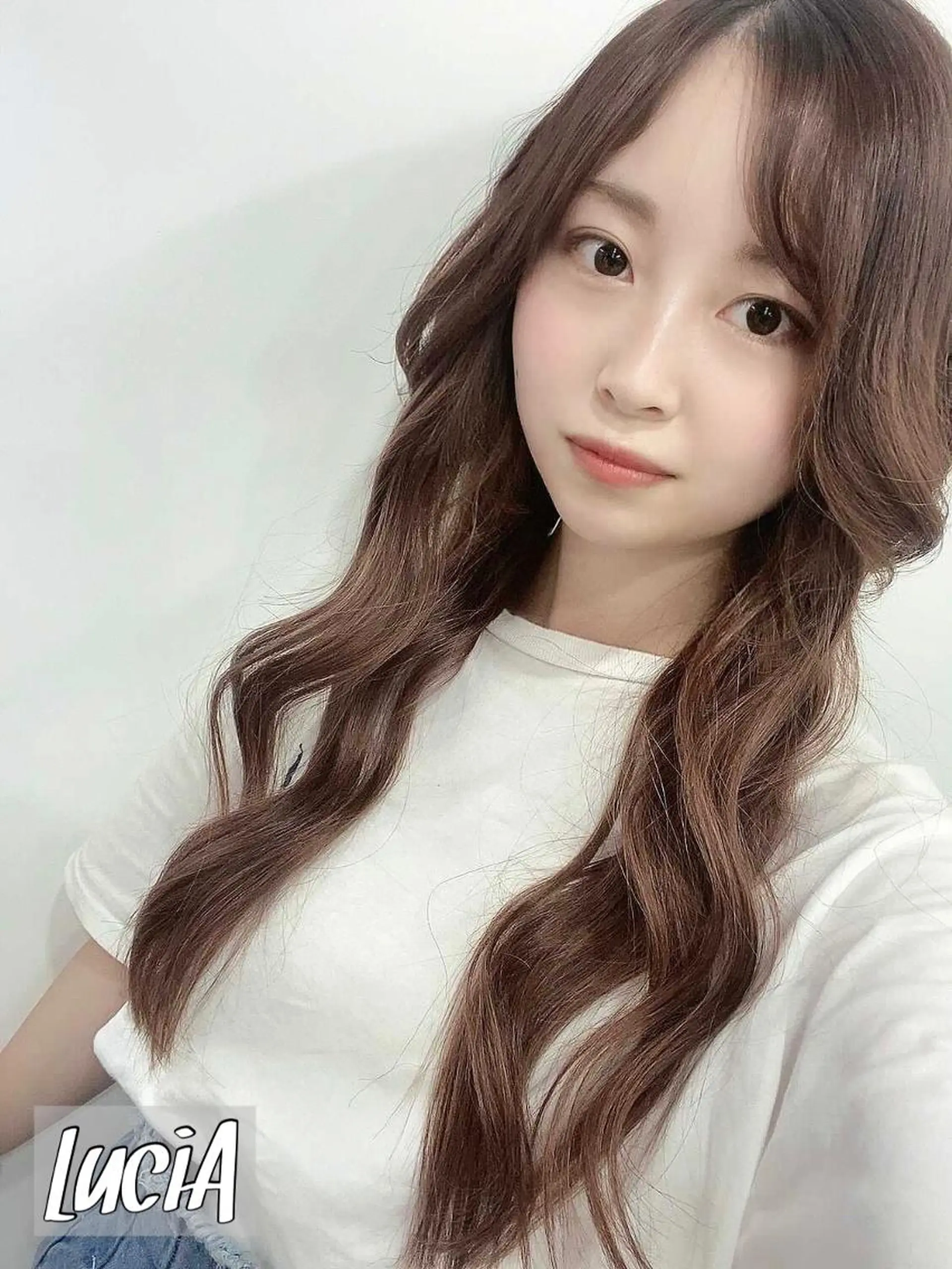 ロング LuciA/エクステ カラーのヘアスタイル