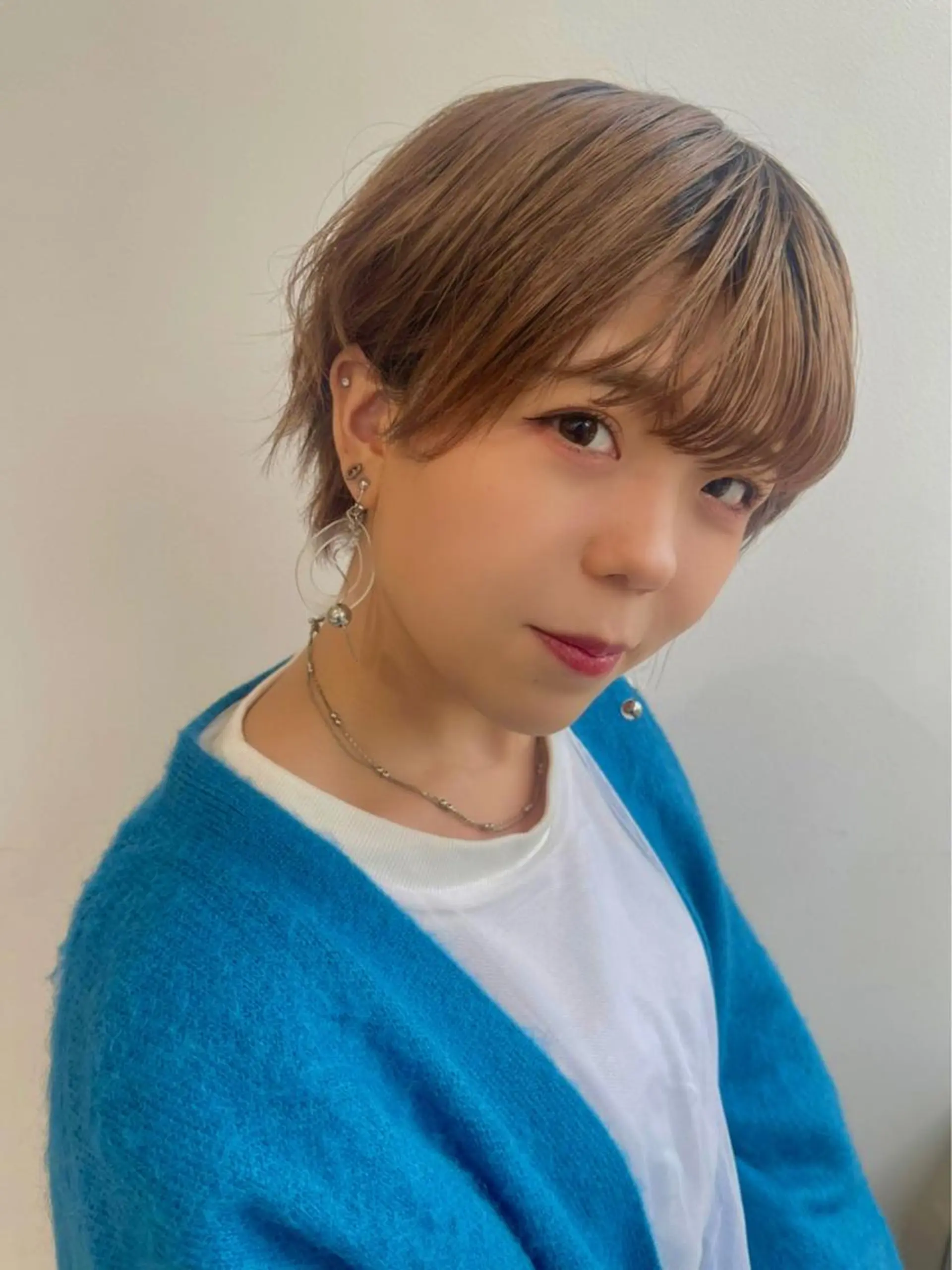 ショート 由比藤理子 ブリーチカラー🌈のヘアスタイル