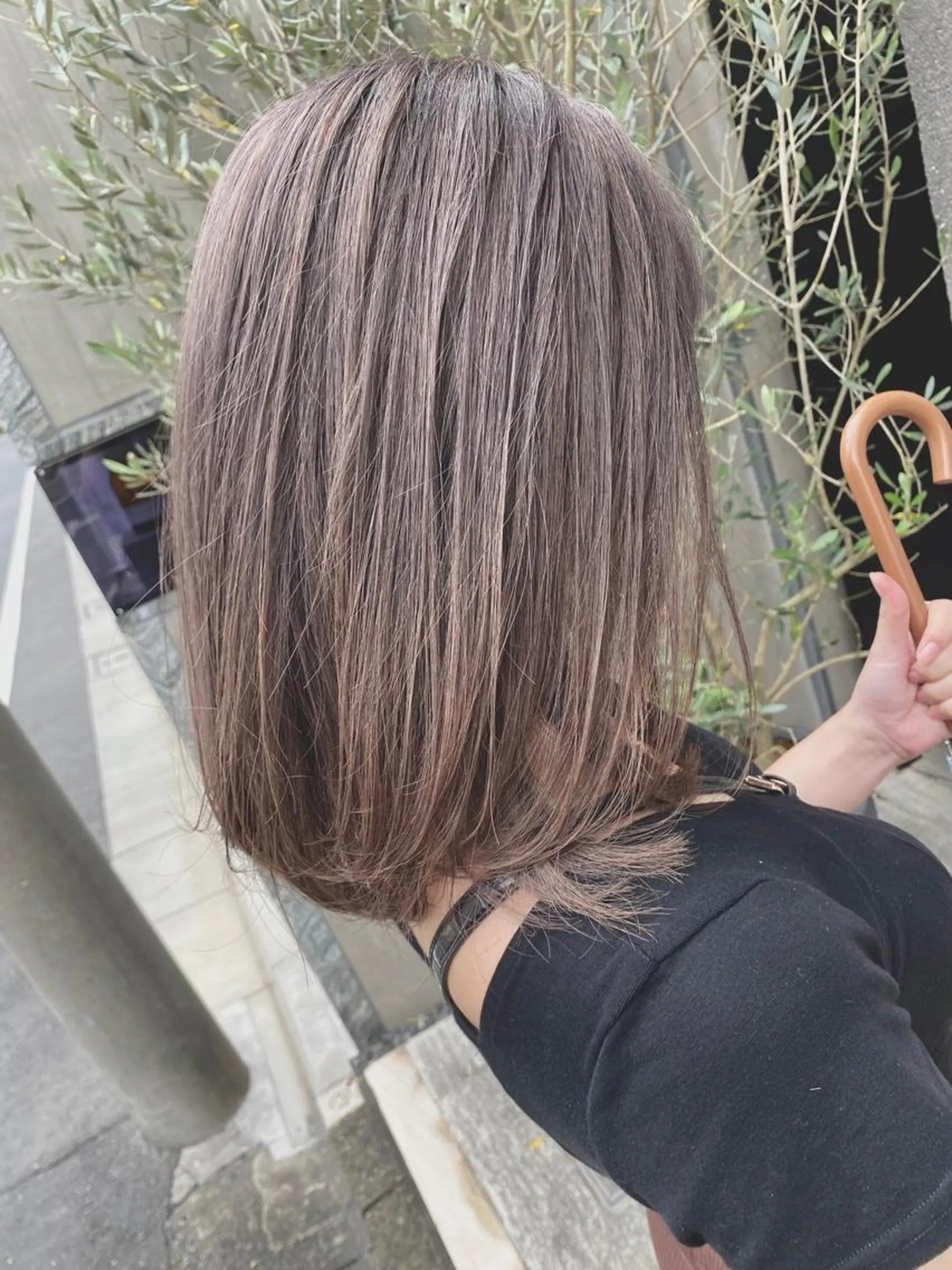 セミロング カラー ベージュカラー ブリーチ ラベンダーカラー ラベンダーベージュ 髪質改善 赤み消し韓国ヘア レイヤー縮毛🤍渡邉のヘアスタイル