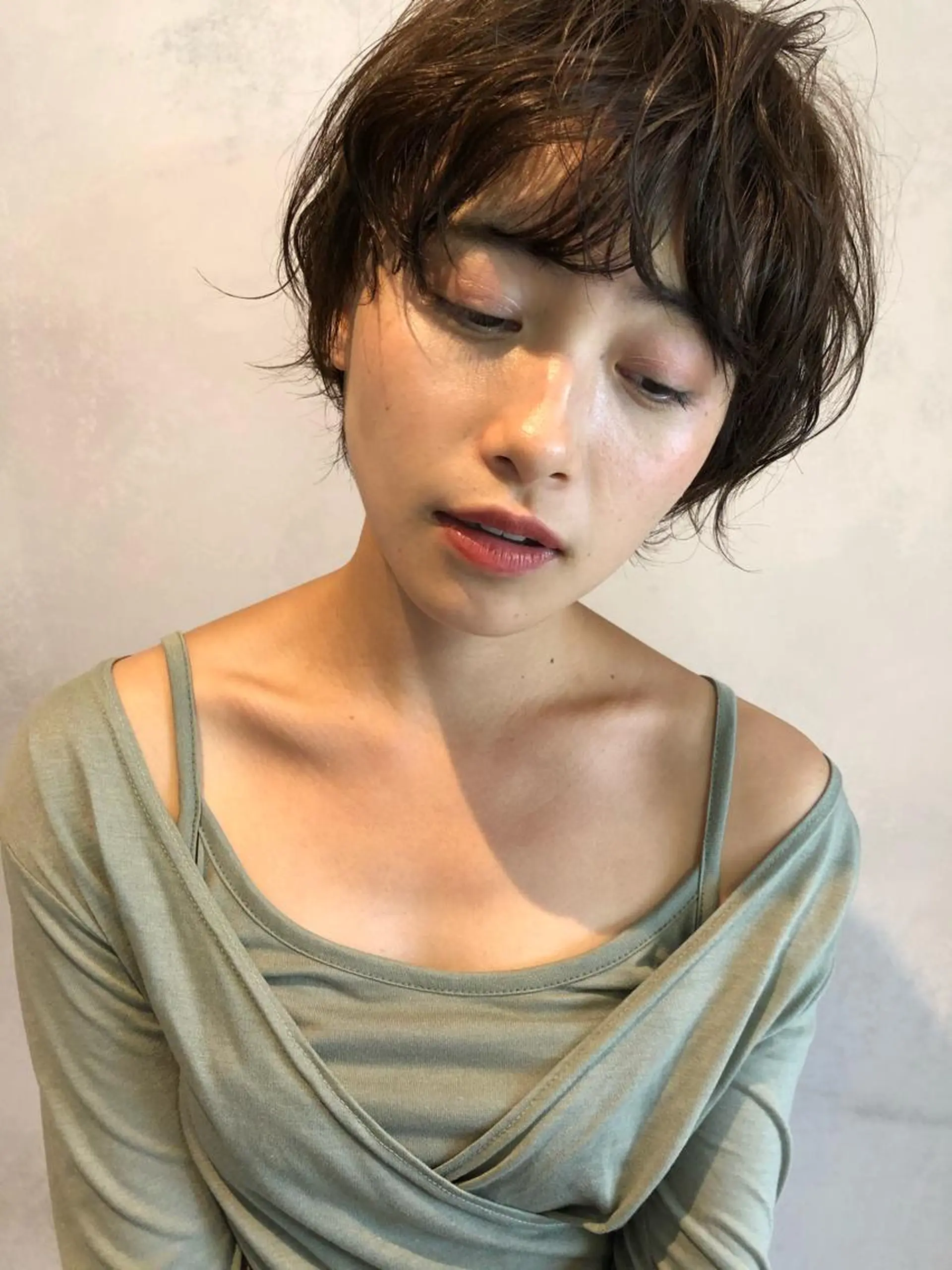 ショート カラー パーマ 泊 紗羅のヘアスタイル