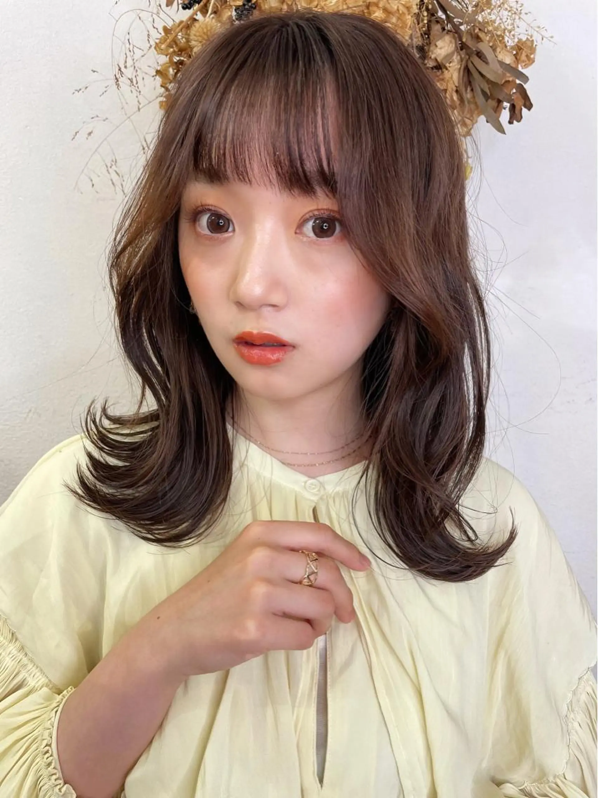 ミディアム レイヤーカット、 大人可愛い　中村美羅のヘアスタイル