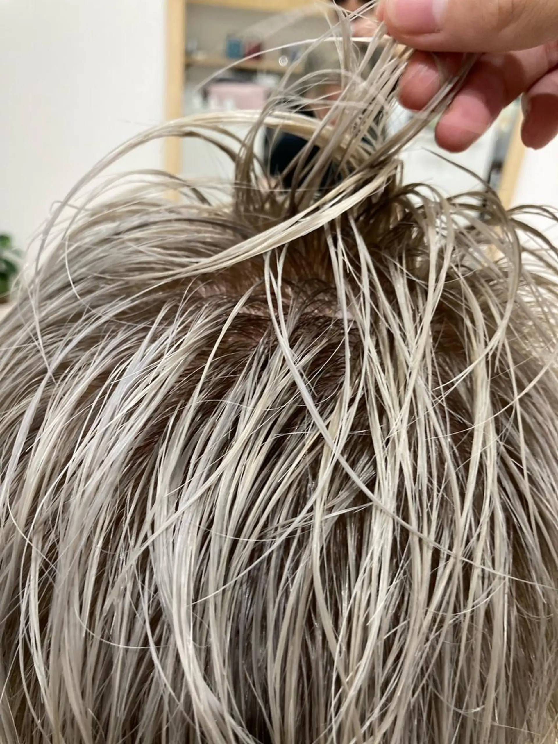 カラー ブリーチ メンズハイトーン/栄 /イトウタケルのヘアスタイル