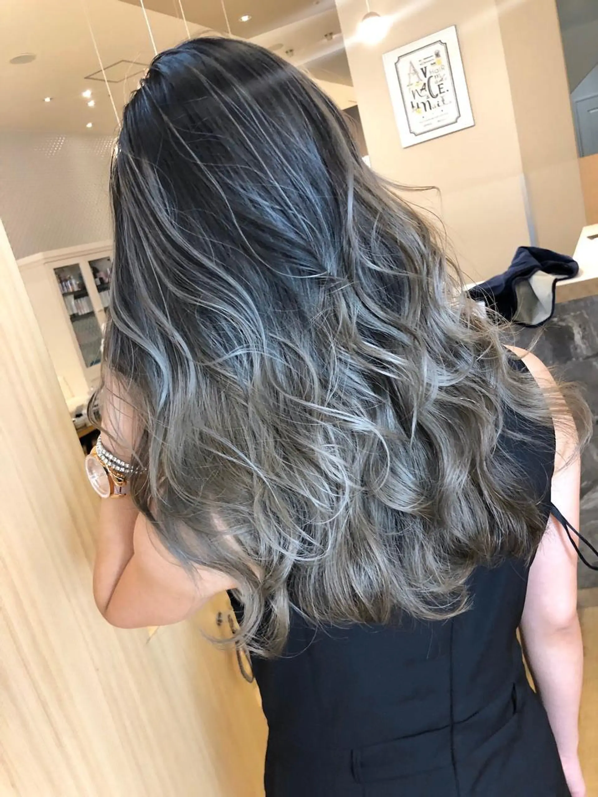 ロング カラー ブリーチ ケアブリーチ 透明感カラー イルミナカラー トリートメント 🎊ルービック 京橋店💛のヘアスタイル
