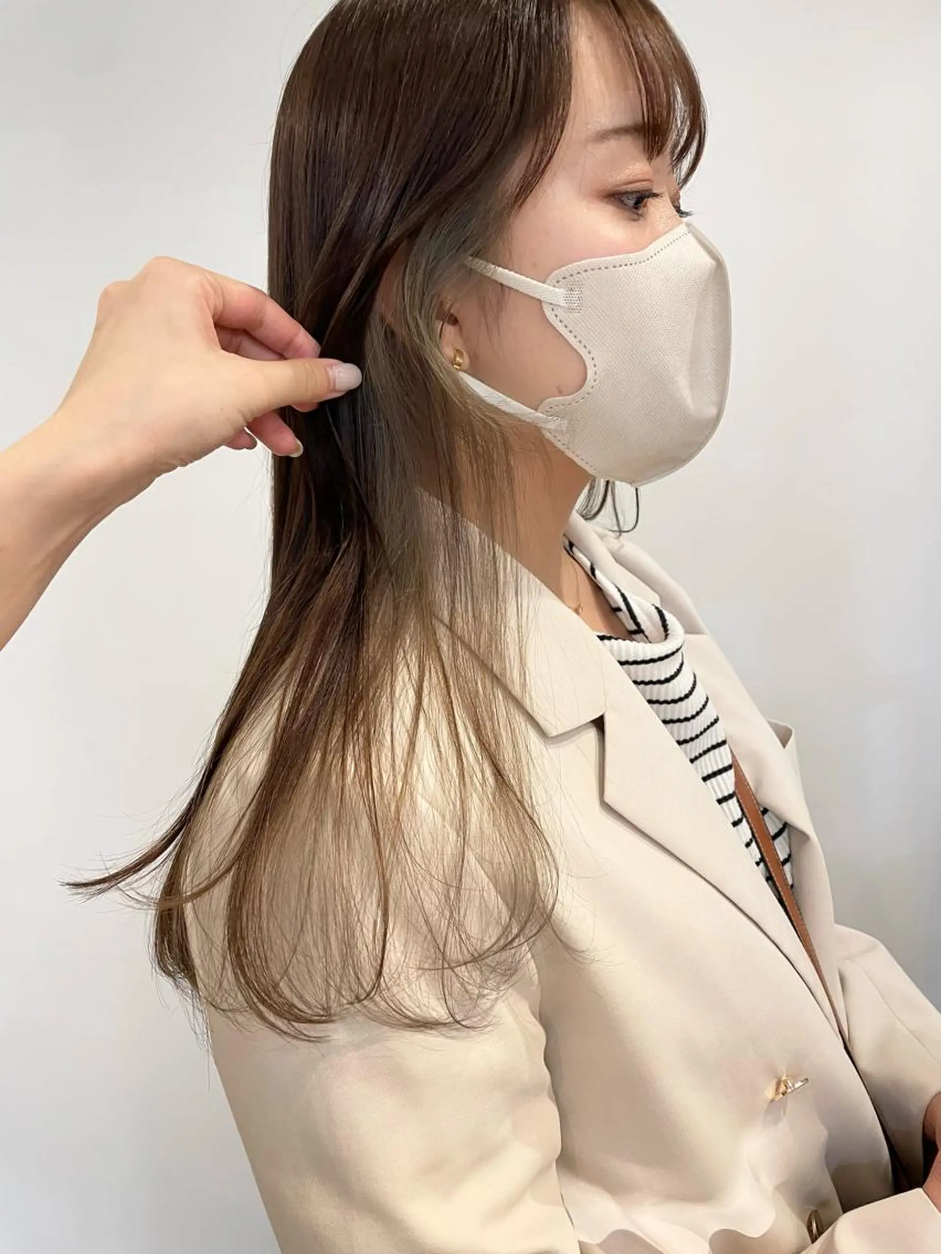 ロング カラー 佐藤 永夏のヘアスタイル