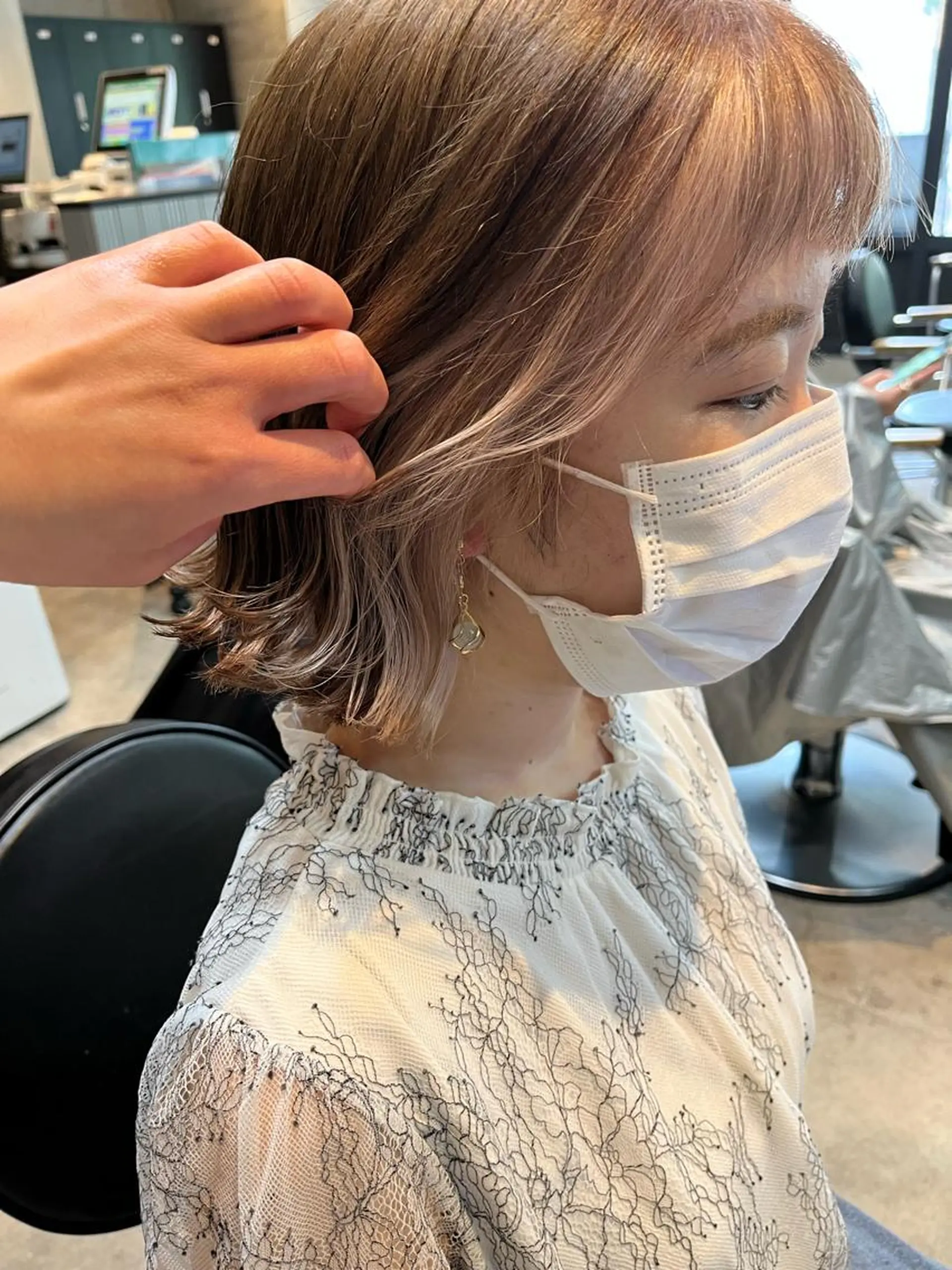 ミディアム ミストバング カット ヘアカラー トリートメント 山本 みきのヘアスタイル