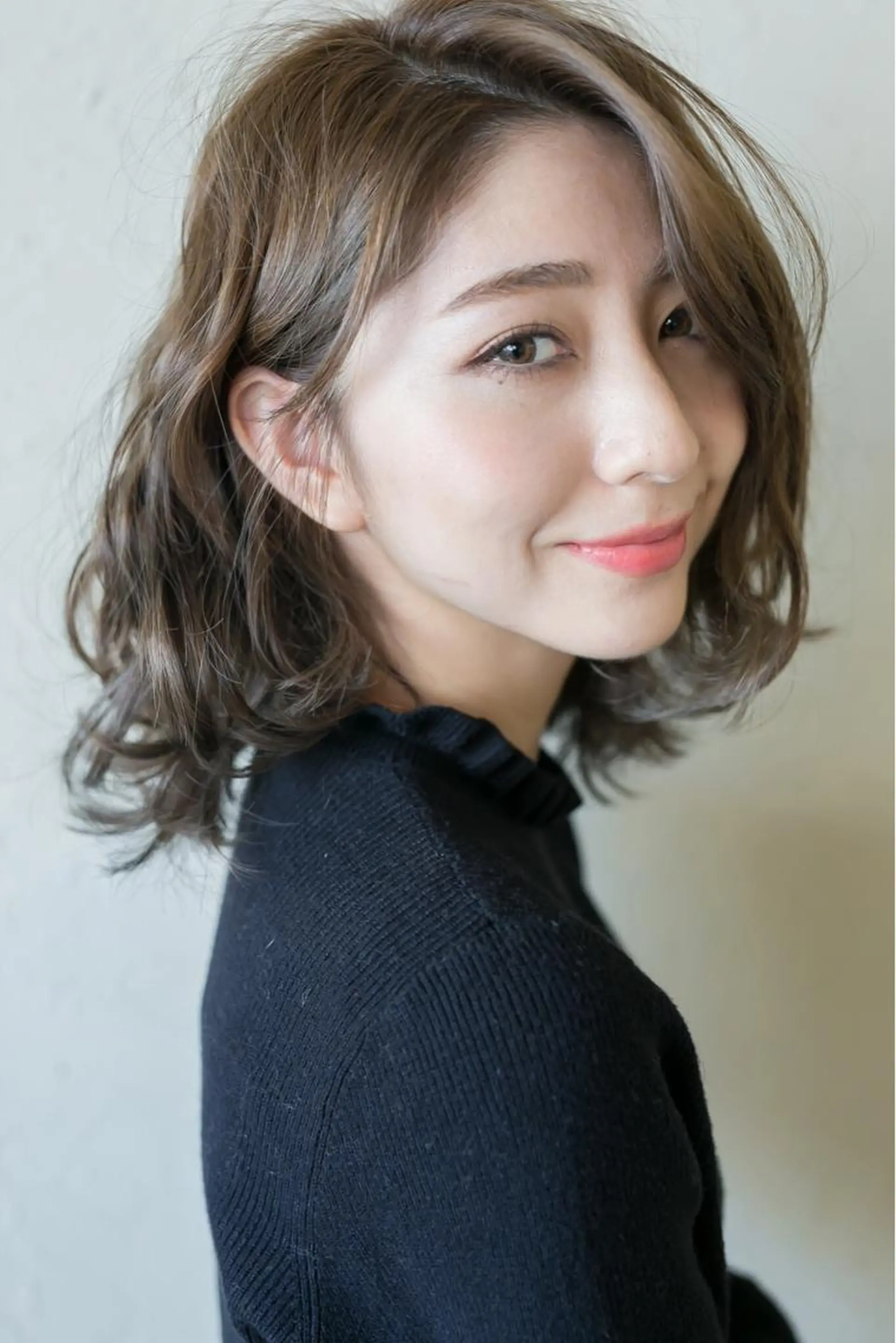 ショート カラー 出村谷 雄太のヘアスタイル