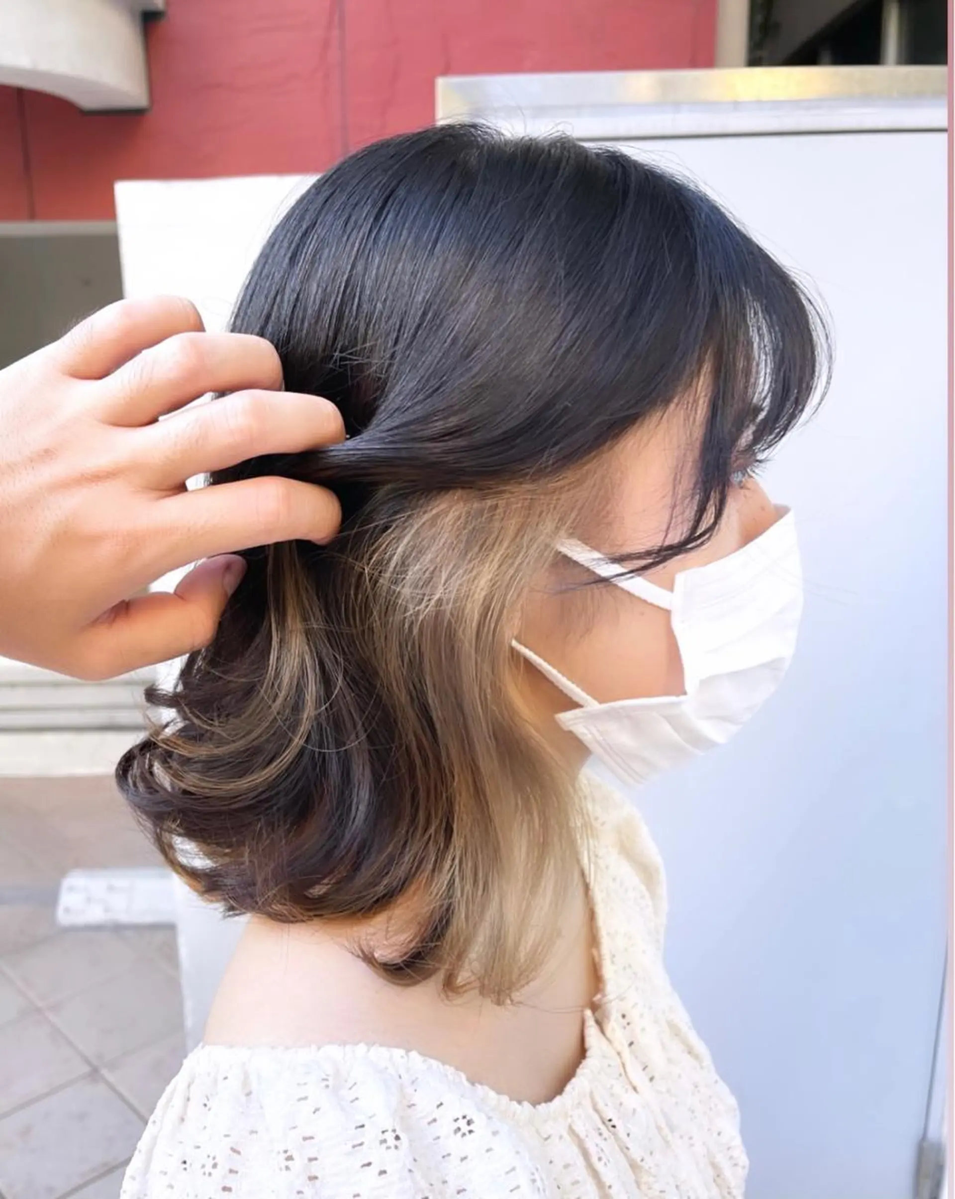 ミディアム カラー ベージュカラー ブリーチ インナーカラー ミルクティーベージュ 泉 堅也のヘアスタイル