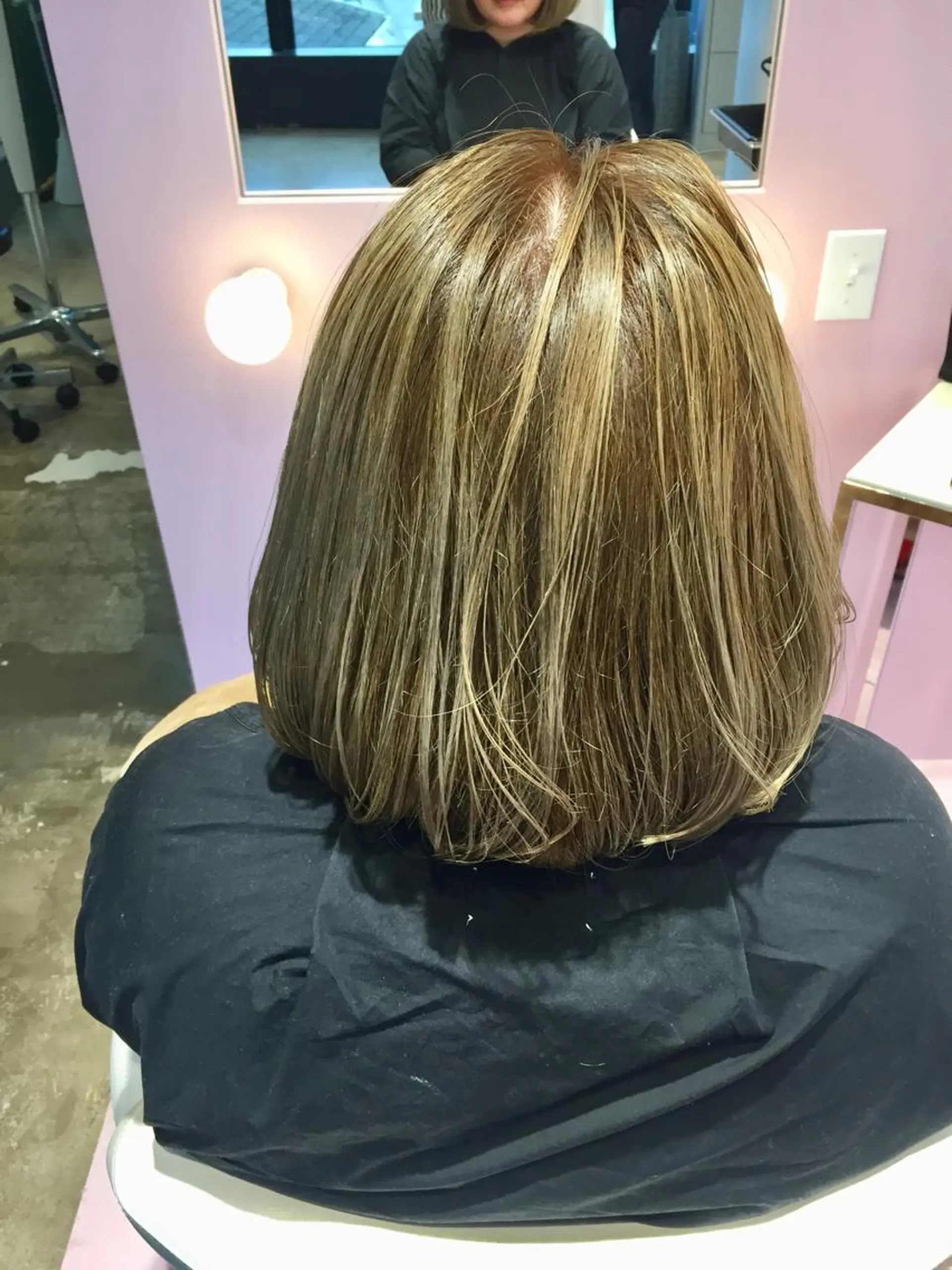 ショート アッシュ ハイライト カット ヘアカラー トリートメント 所渉/韓国レイヤー /ウルフカットのヘアスタイル