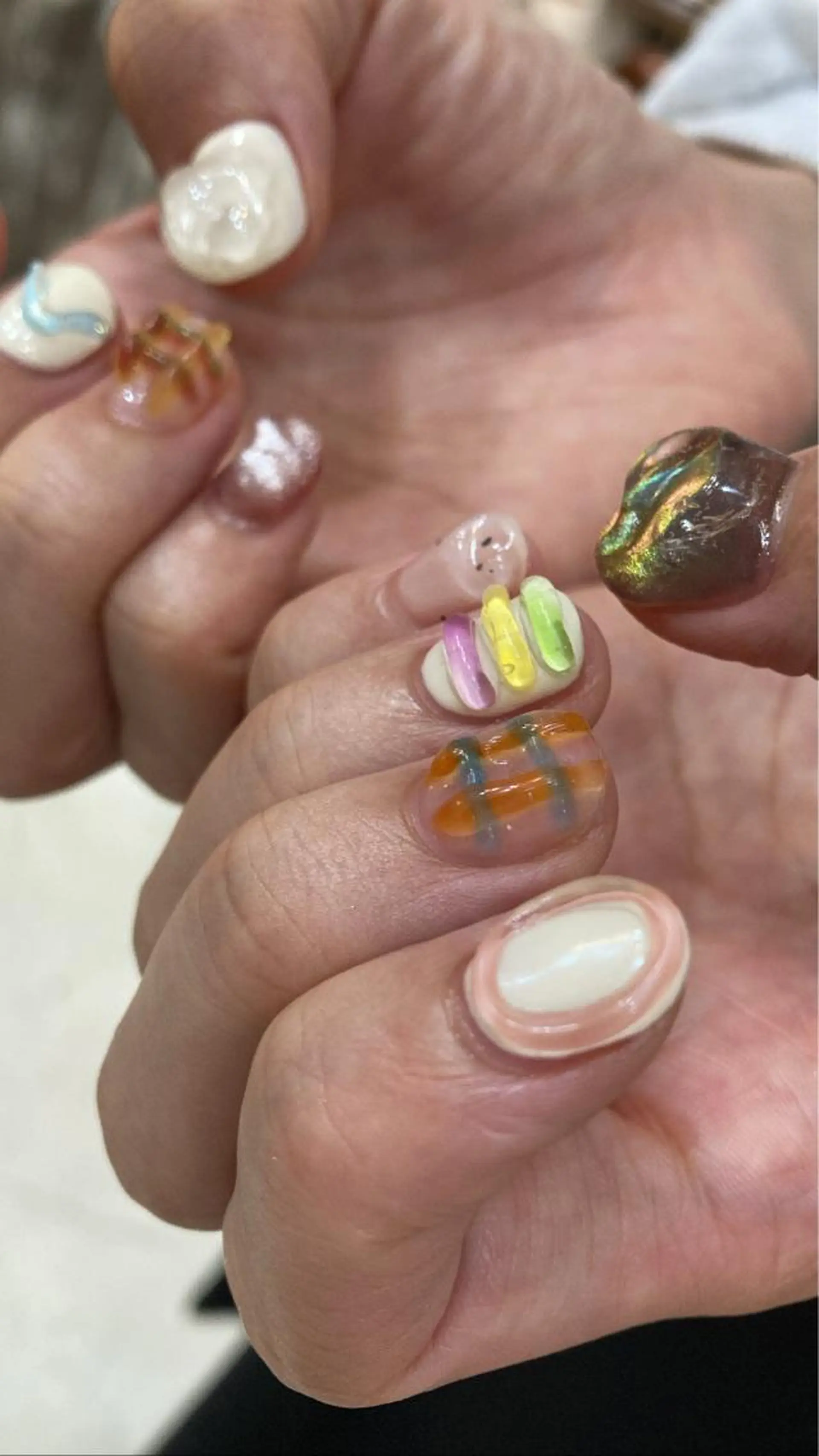 ネイル nailsalon　hue所属・小山 羽奈のネイルデザイン