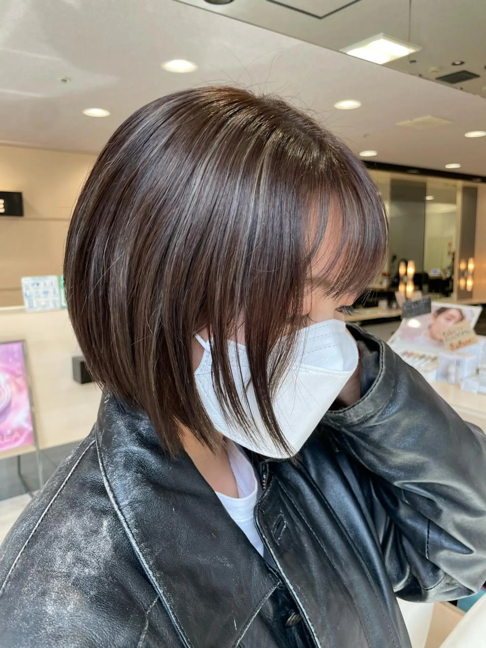 ショート カラー ハイライトカラー シルバー ハイライト ヘアカラー トリートメント クロスパーマ/うる艶 カラー/Kurumiのヘアスタイル