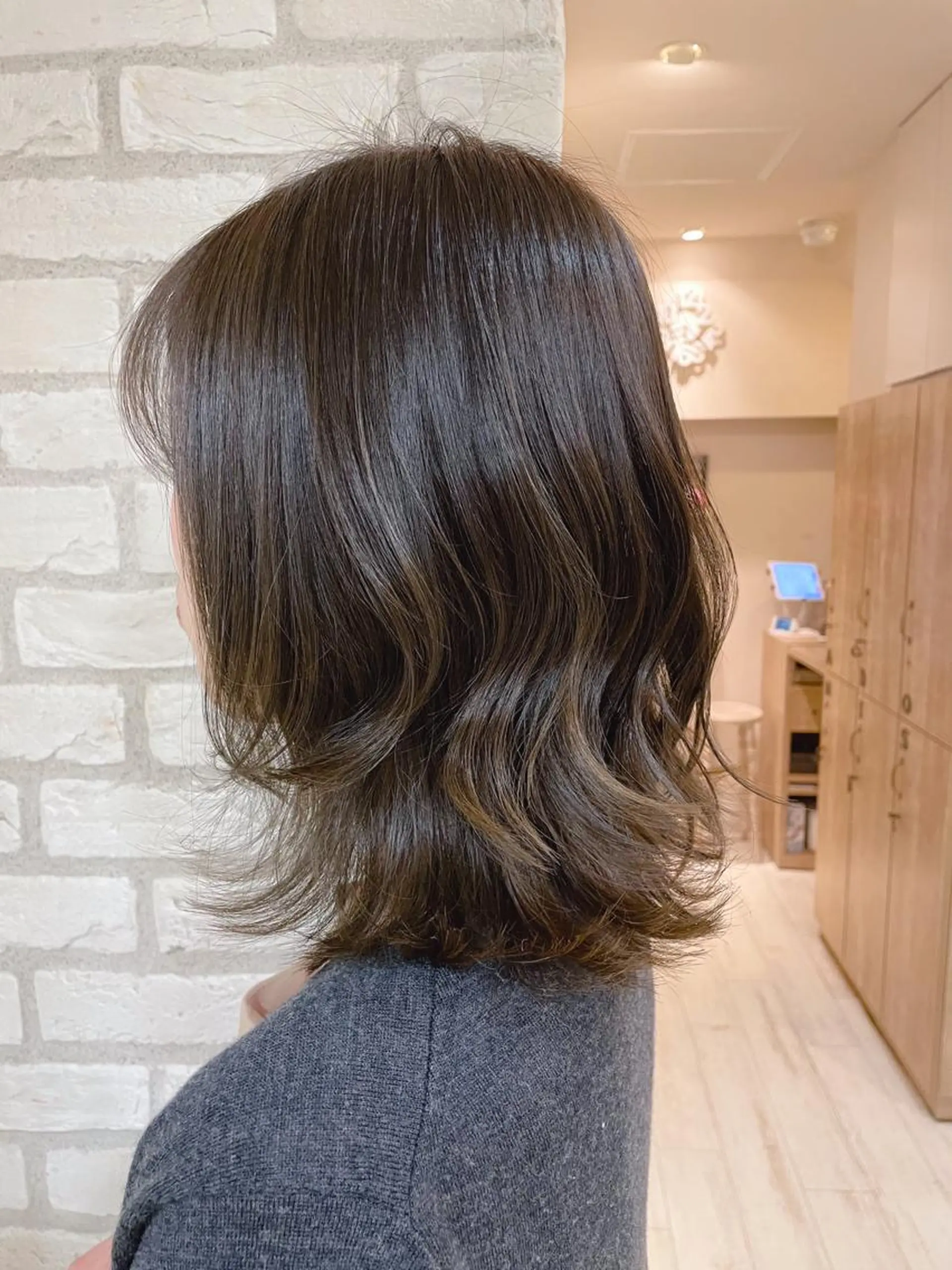 ミディアム カラー グレージュ ハイライトカラー ハイライト カット ヘアカラー トリートメント 清水 有実子のヘアスタイル