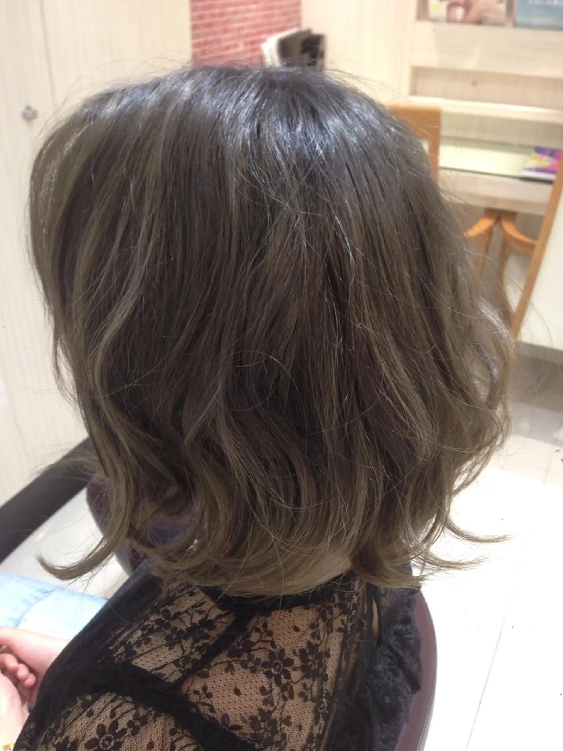 ミディアム セミロング カラー ブルーカラー ブルージュ ハイライトカラー ハイライト ✨艶髪✨透明感✨ 山内大樹のヘアスタイル