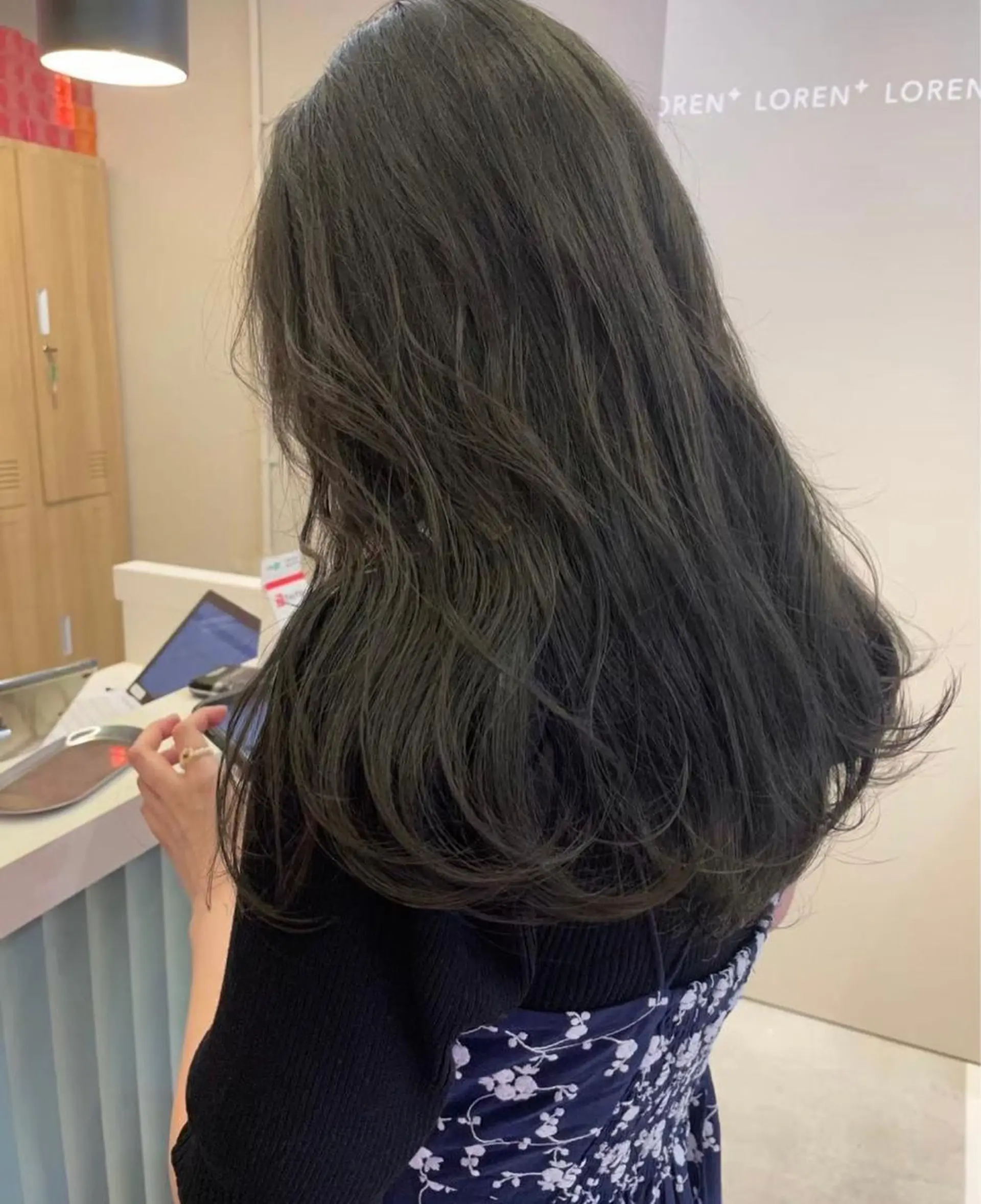 セミロング カラー アッシュ ヘアカラー 透明感×レイヤーカッ ト🌼kiraraのヘアスタイル