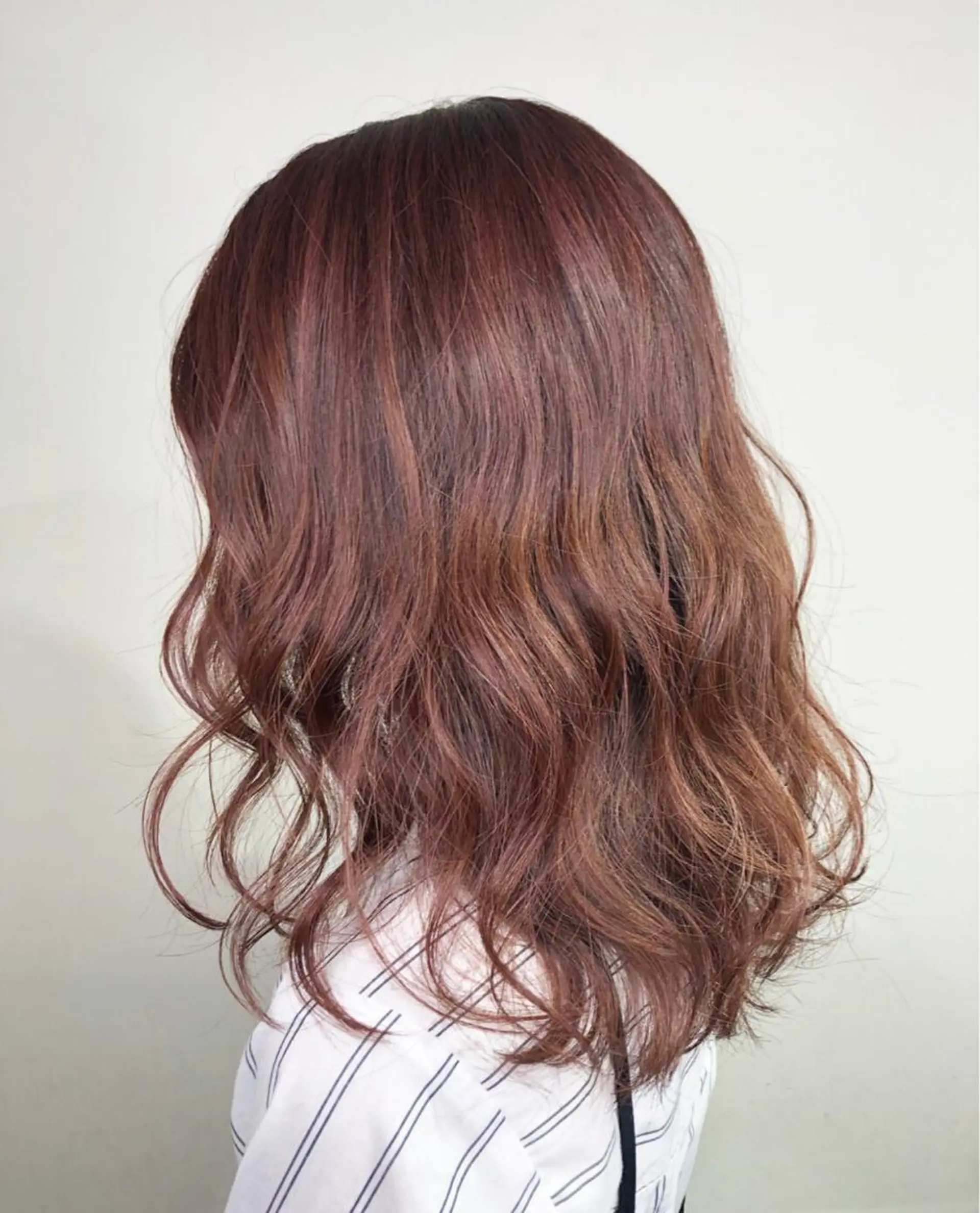 ミディアム カラー _WHITE＋ 南海難波店のヘアスタイル