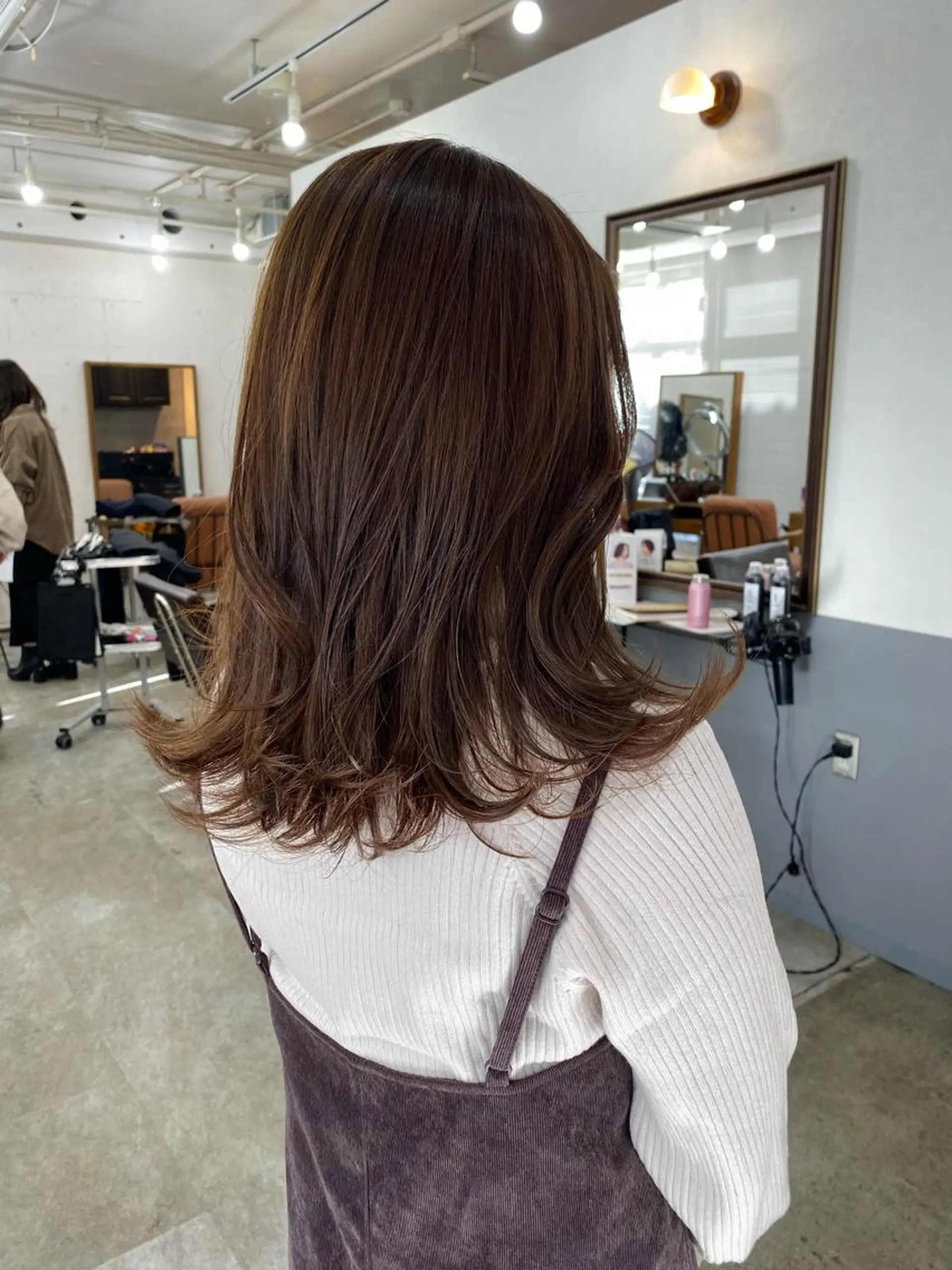 セミロング カラー オリーブ/アッシュ やわらか透明感カラーのヘアスタイル