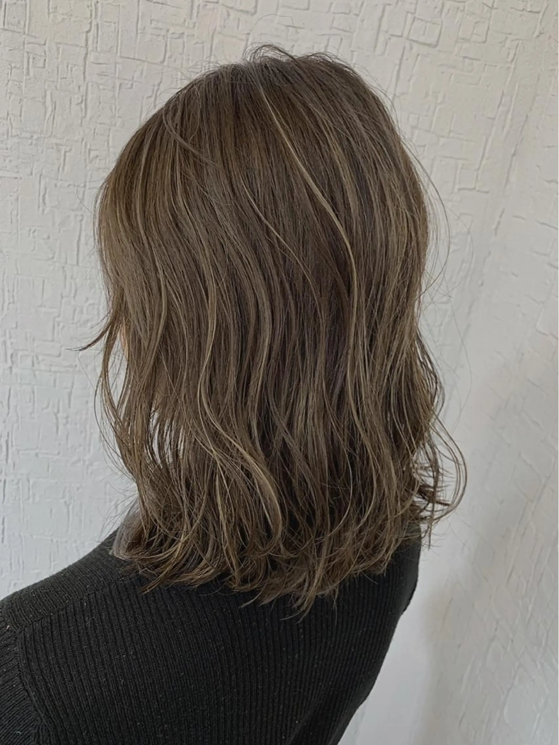 ミディアム ヘアカラー 須佐 勝也のヘアスタイル